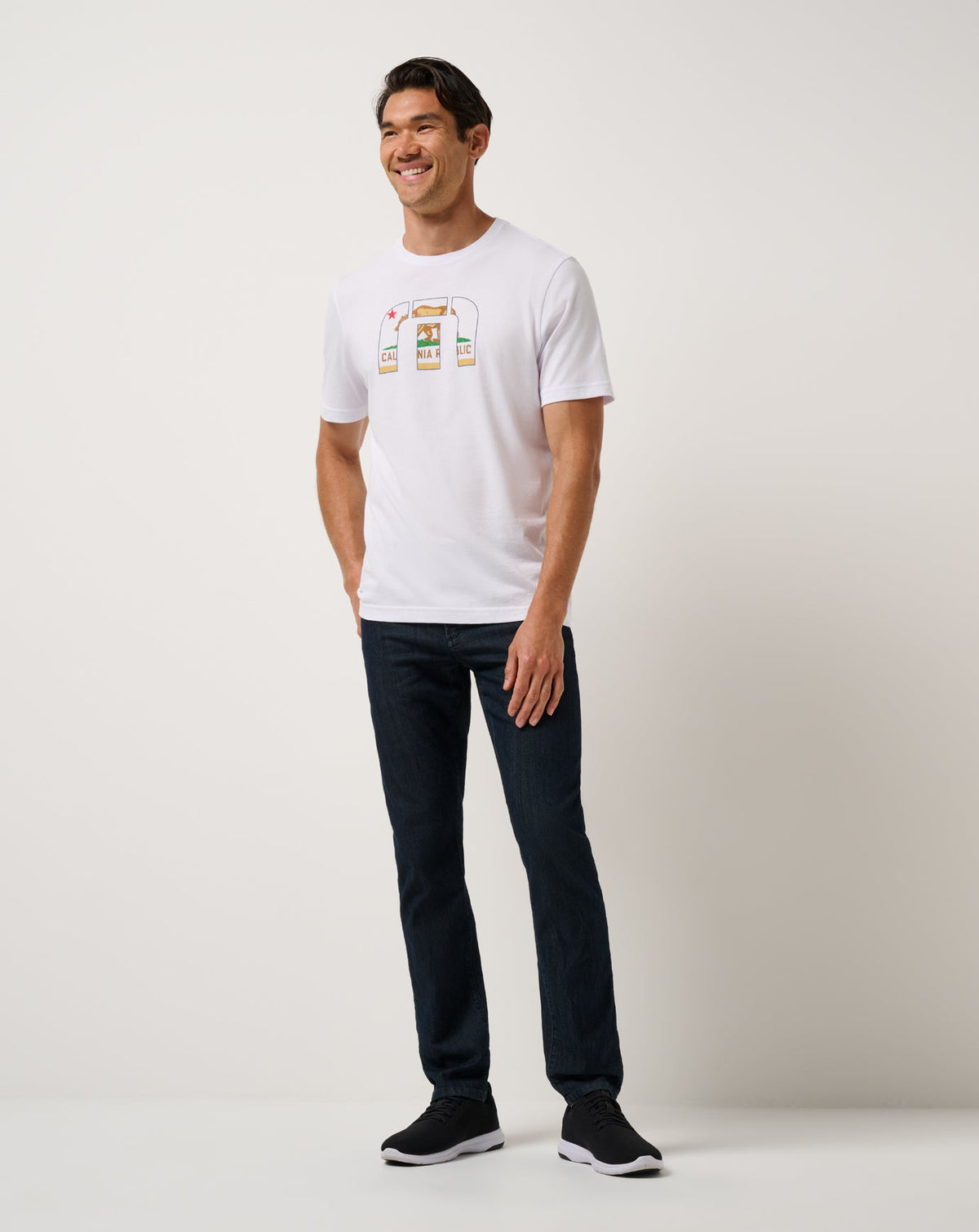 Tropical Tailgate Tee White | Travis Mathew Exclusive