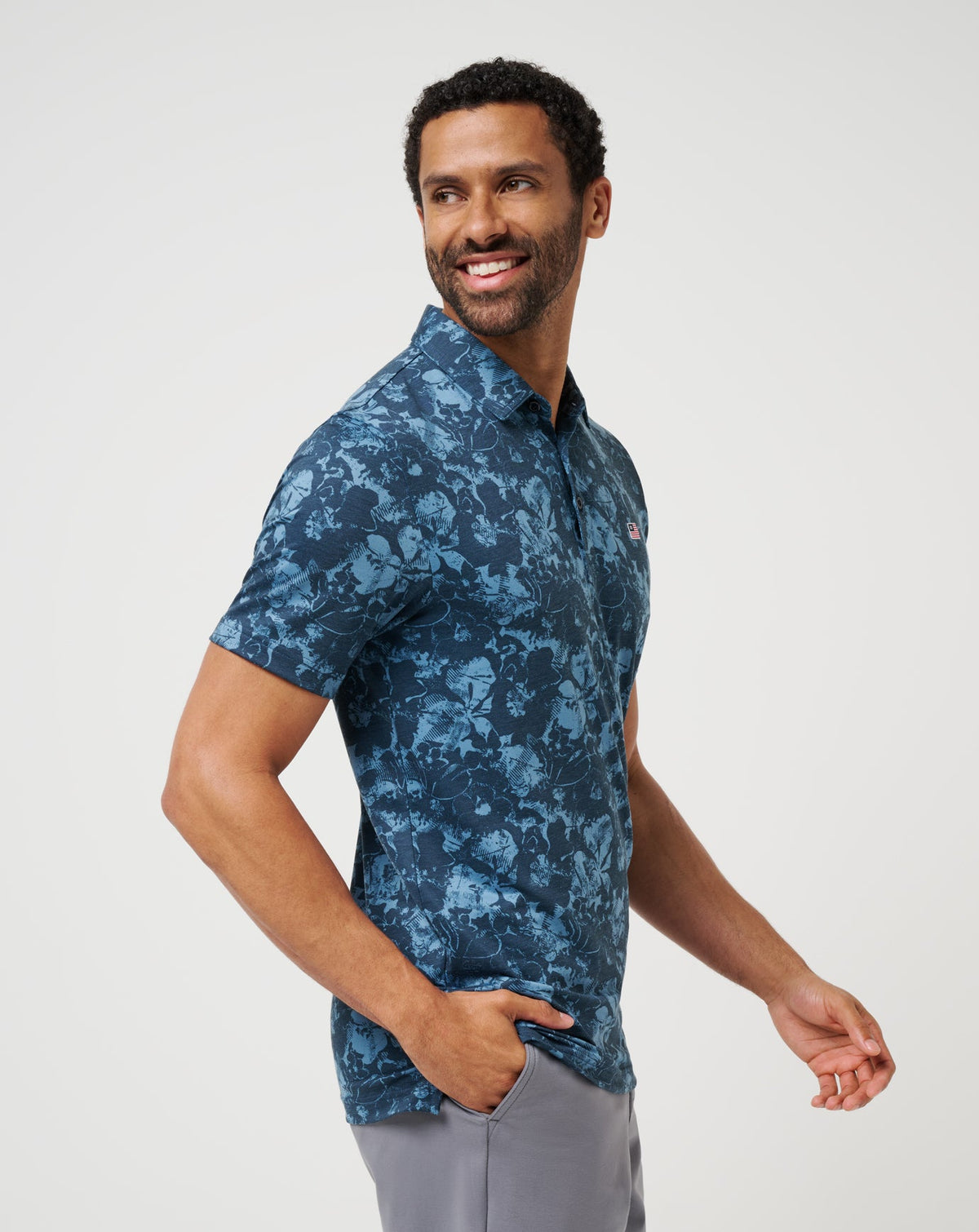 Featherweight Poolside Paradise Polo Total Eclipse | Travis Mathew Top Pick
