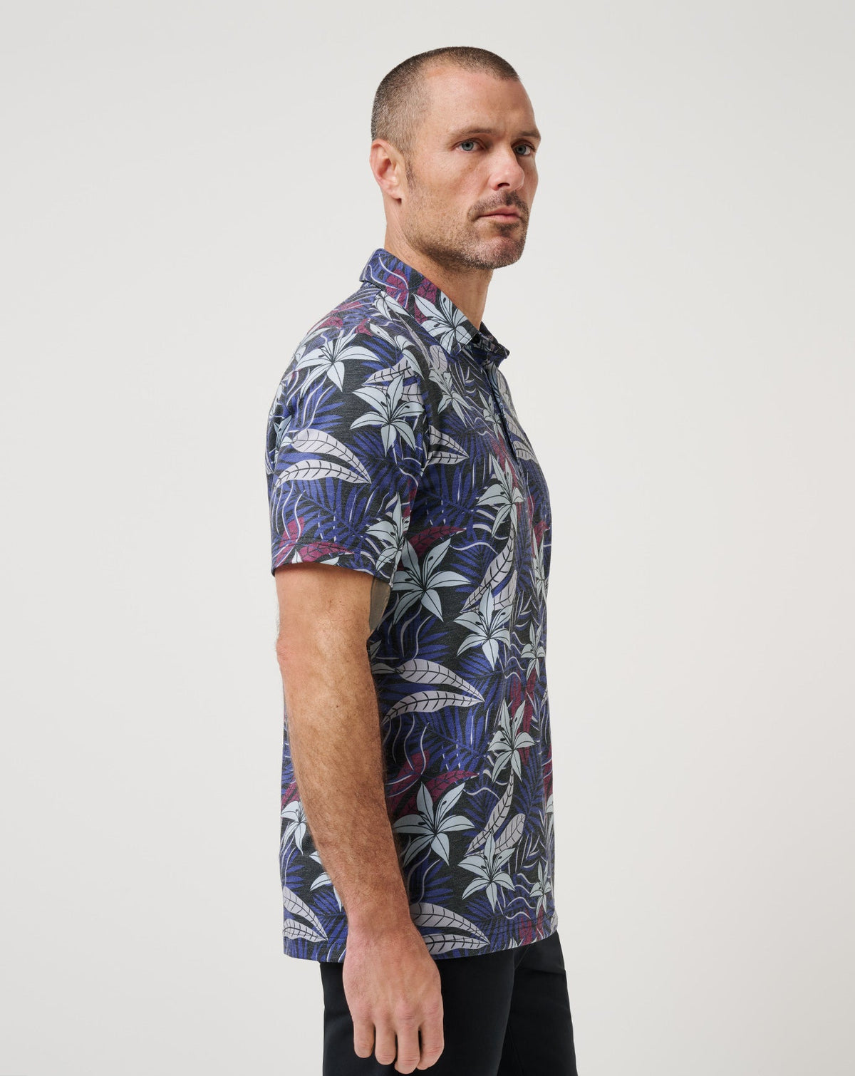 Featherweight Open Bay Polo Black | Travis Mathew Essential