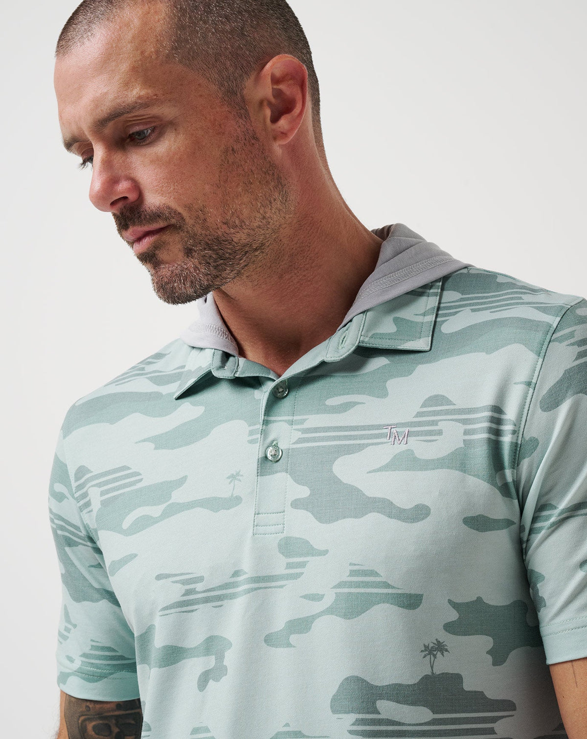 Featherweight Stealth Polo Gray Mist | Travis Mathew Latest