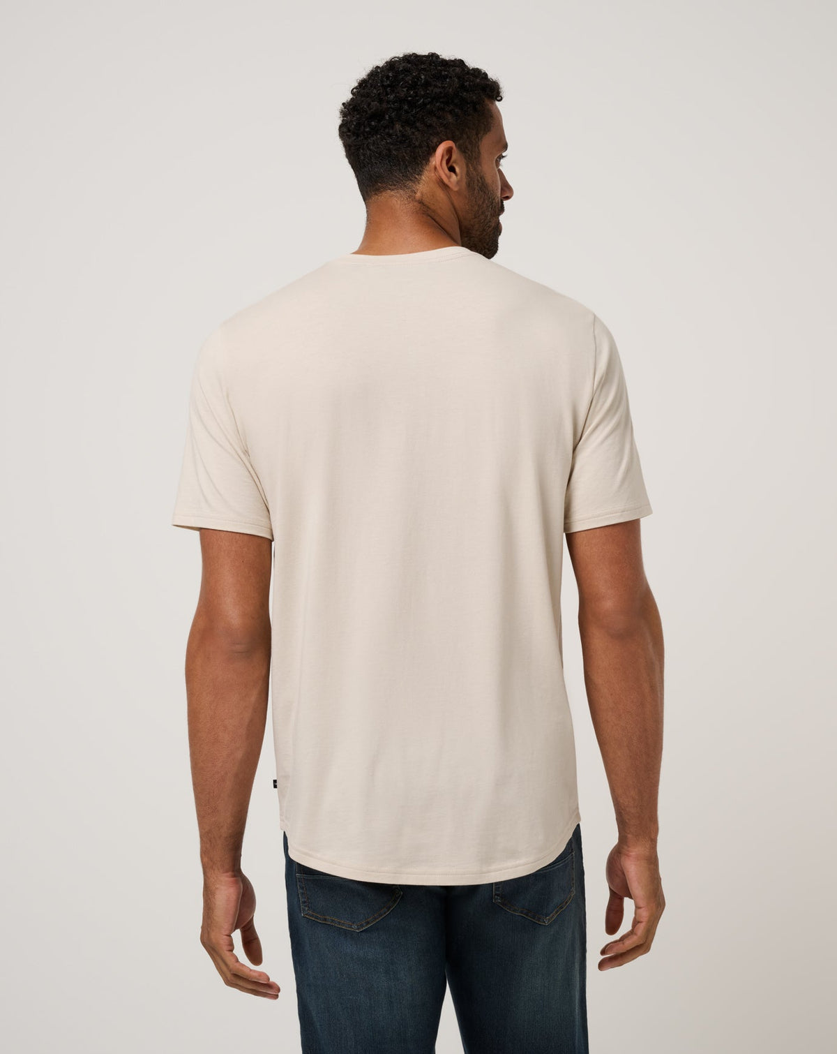 Cloud Henley Tee Italian Sand | Travis Mathew Signature