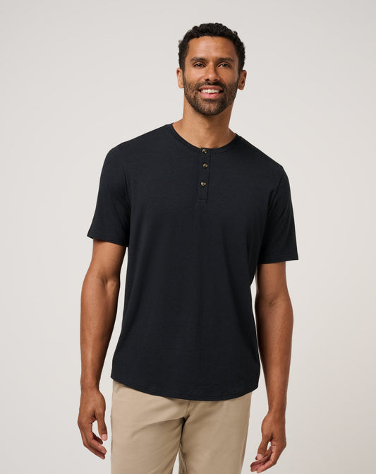 Cloud Henley Tee Black | Travis Mathew Essential