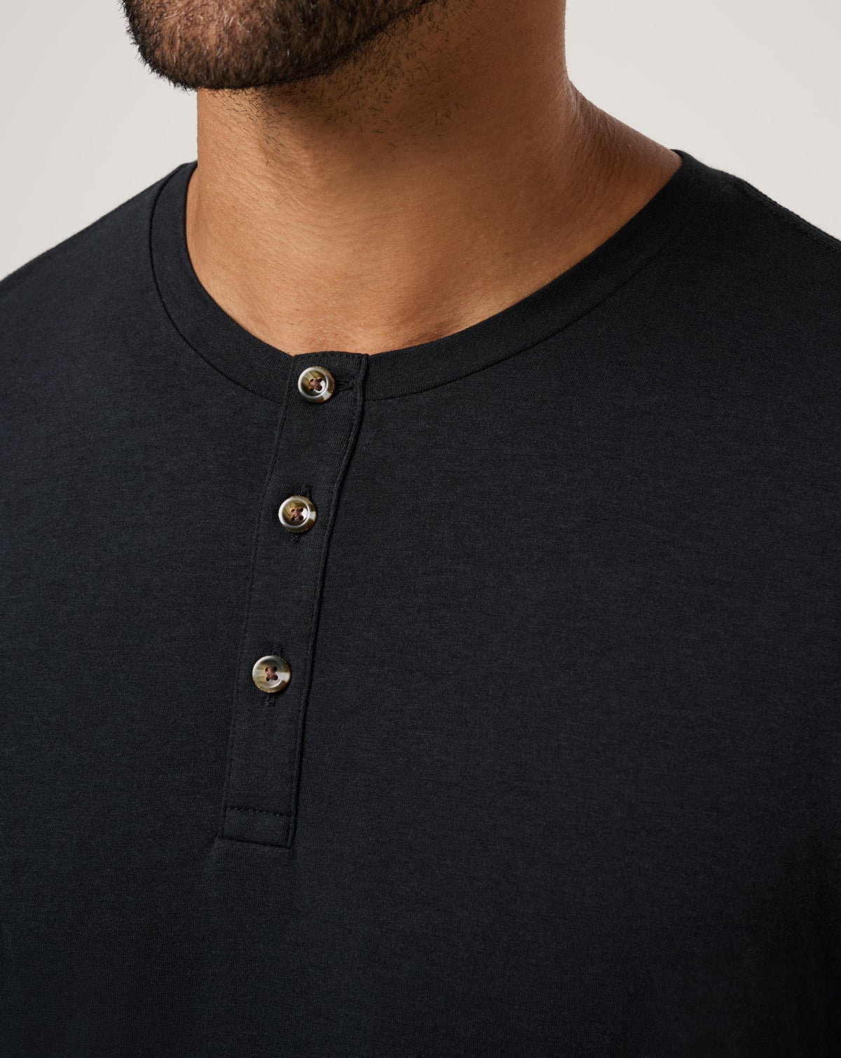 Cloud Henley Tee Black | Travis Mathew Essential