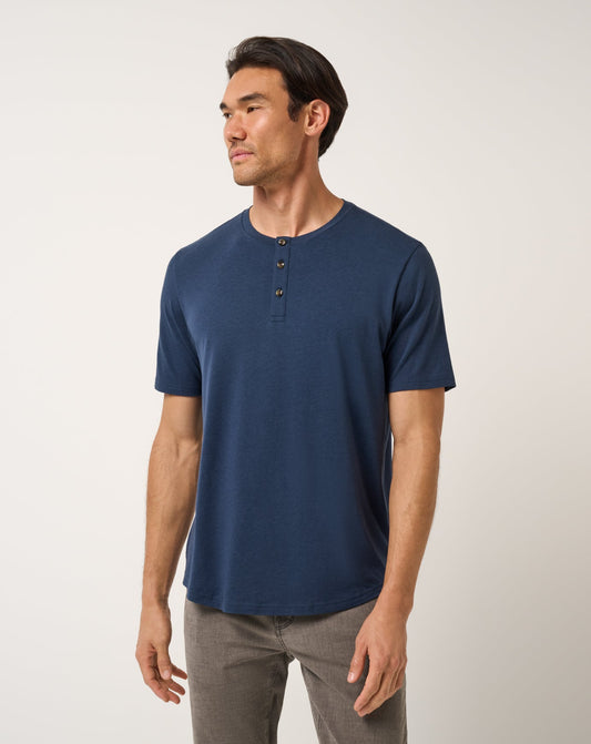 Cloud Henley Tee Total Eclipse | Travis Mathew Quality