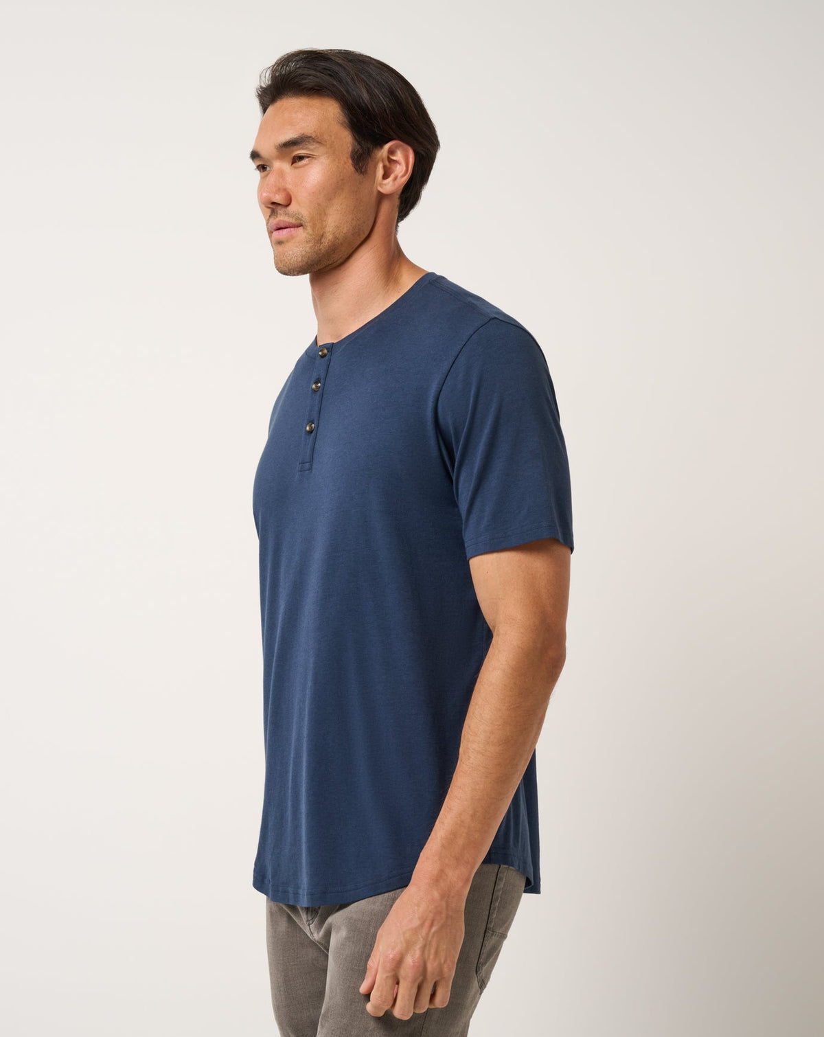 Cloud Henley Tee Total Eclipse | Travis Mathew Quality