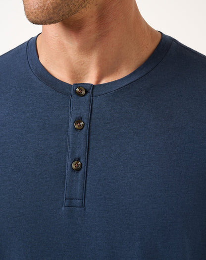 Cloud Henley Tee Total Eclipse | Travis Mathew Quality