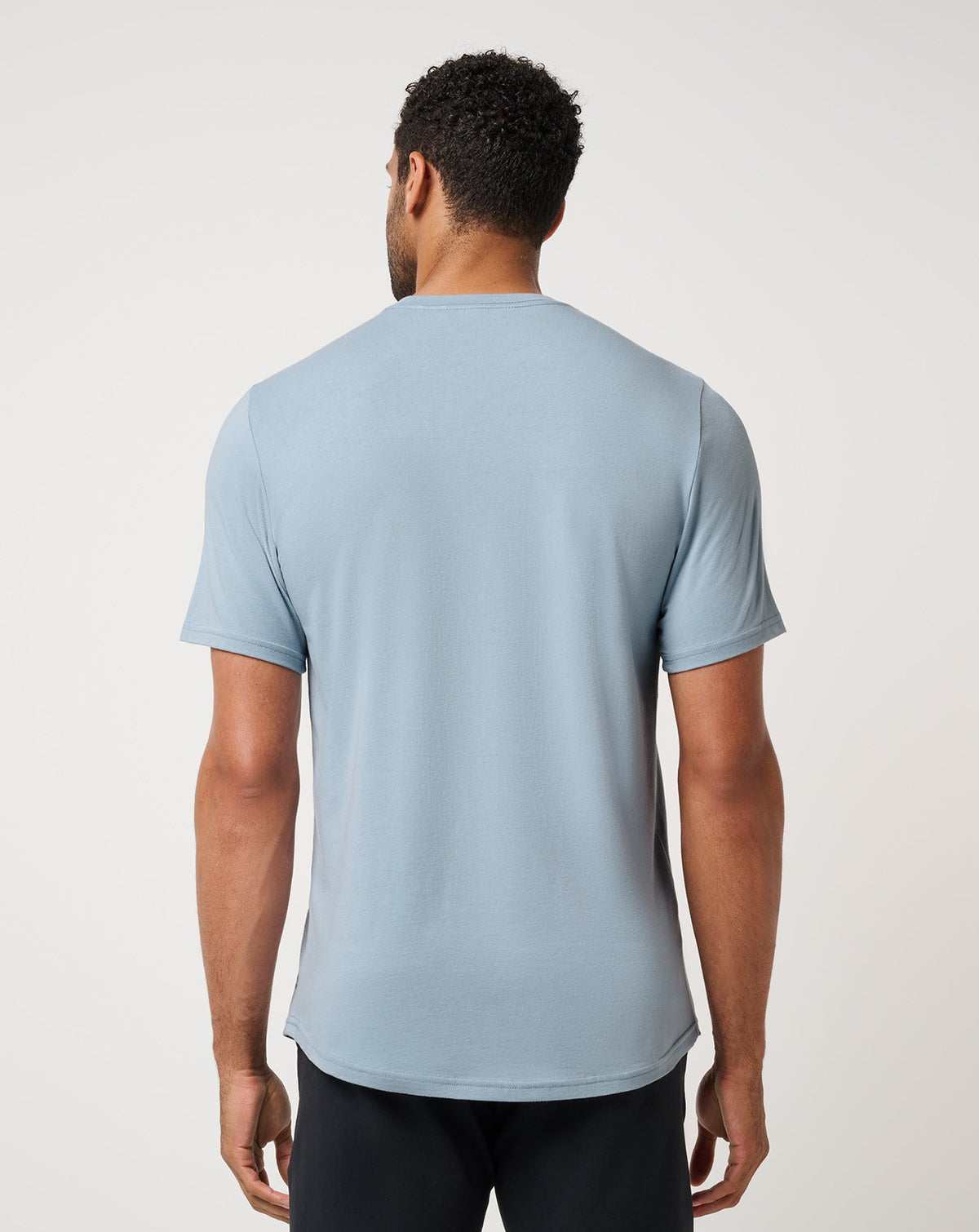 Cloud Crew Tee Ash Blue | Travis Mathew Smart Buy