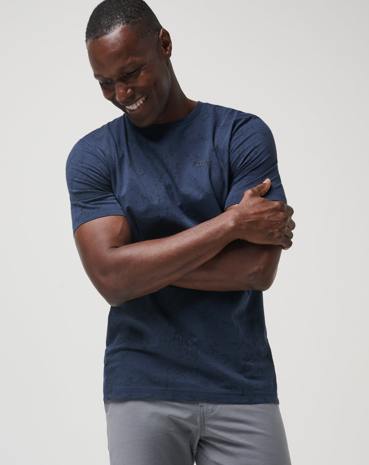 Warmer Tides Tee Total Eclipse | Travis Mathew Smart Buy