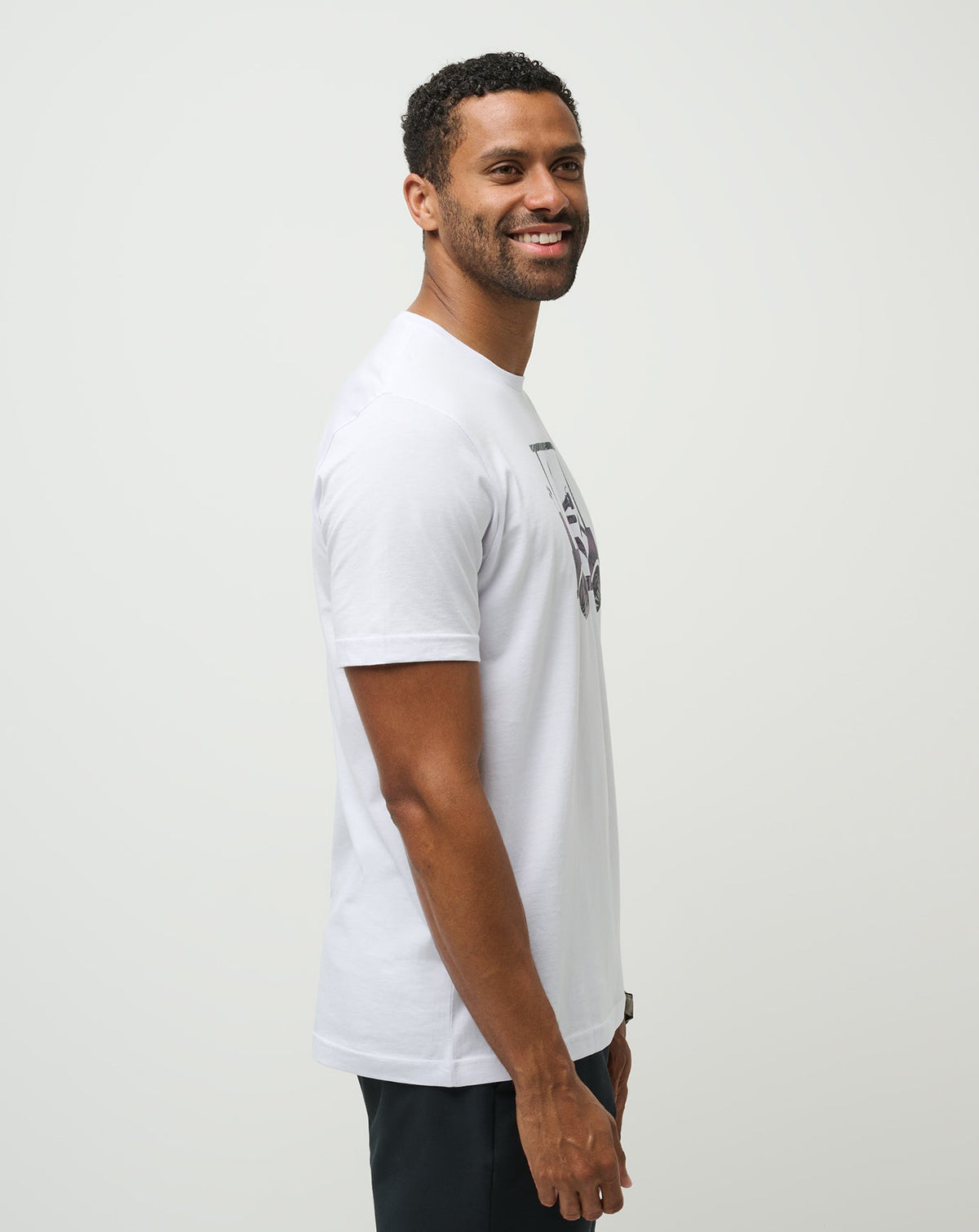 Catch And Release Tee White | Travis Mathew Essential