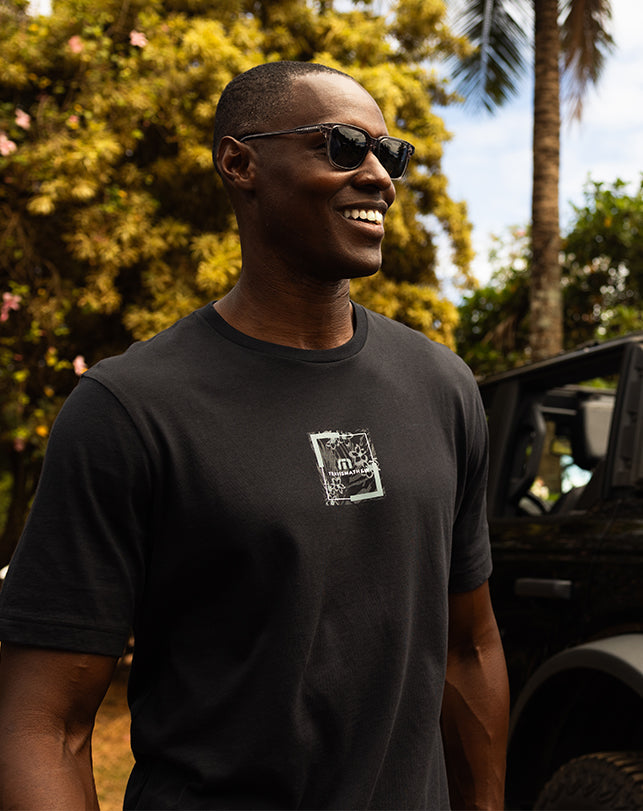 Living Aloha Tee Black | Travis Mathew Signature