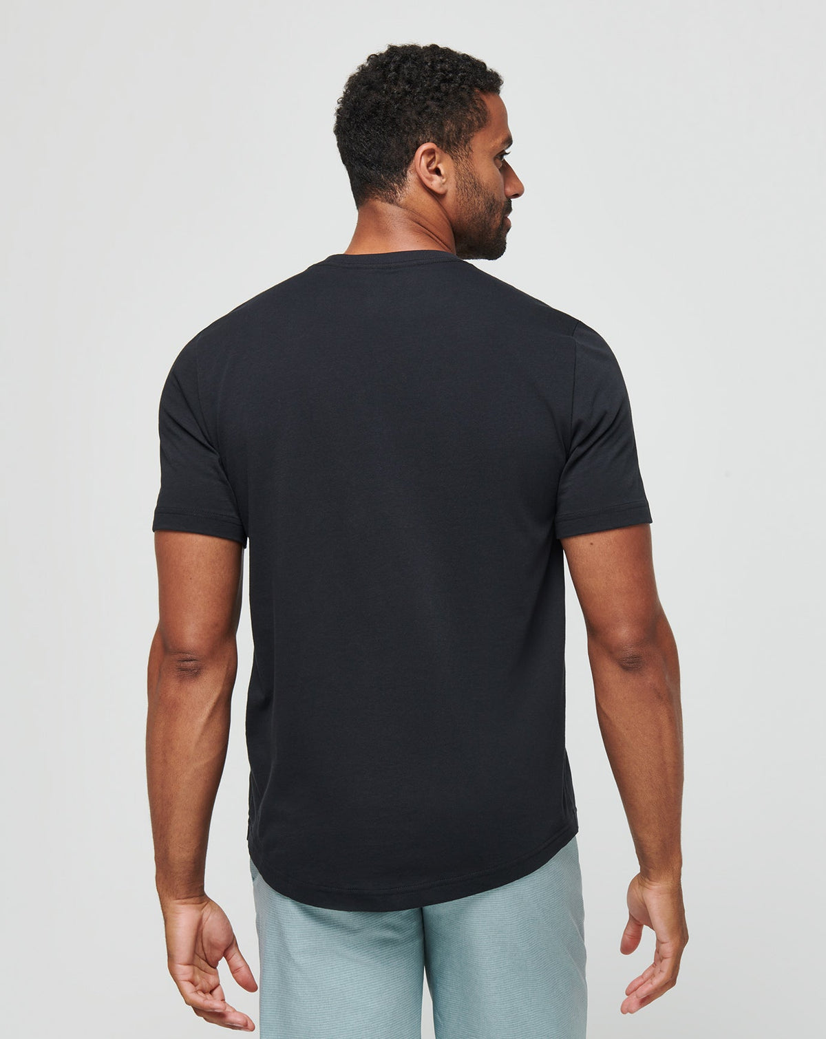 Living Aloha Tee Black | Travis Mathew Signature