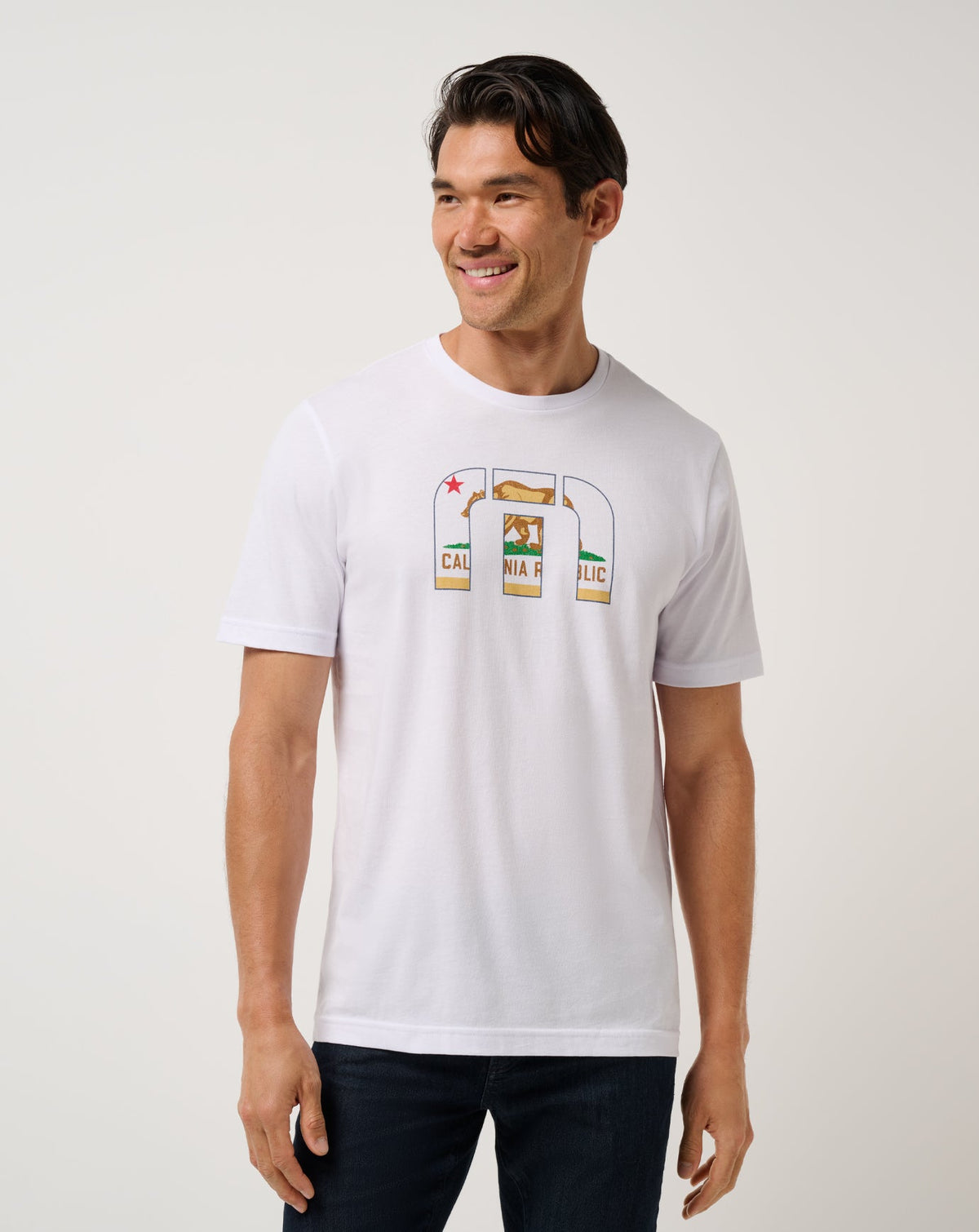 Tropical Tailgate Tee White | Travis Mathew Exclusive