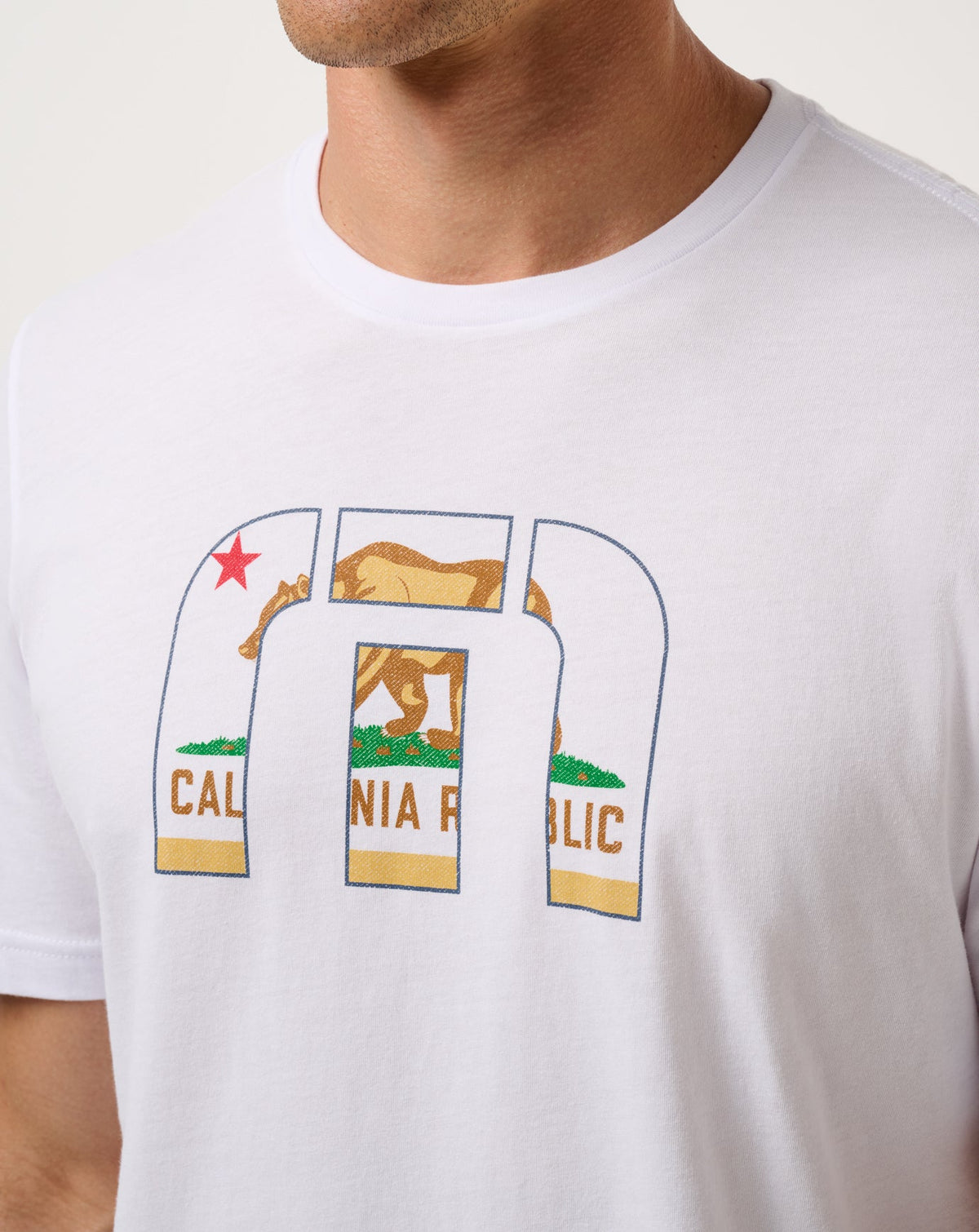 Tropical Tailgate Tee White | Travis Mathew Exclusive