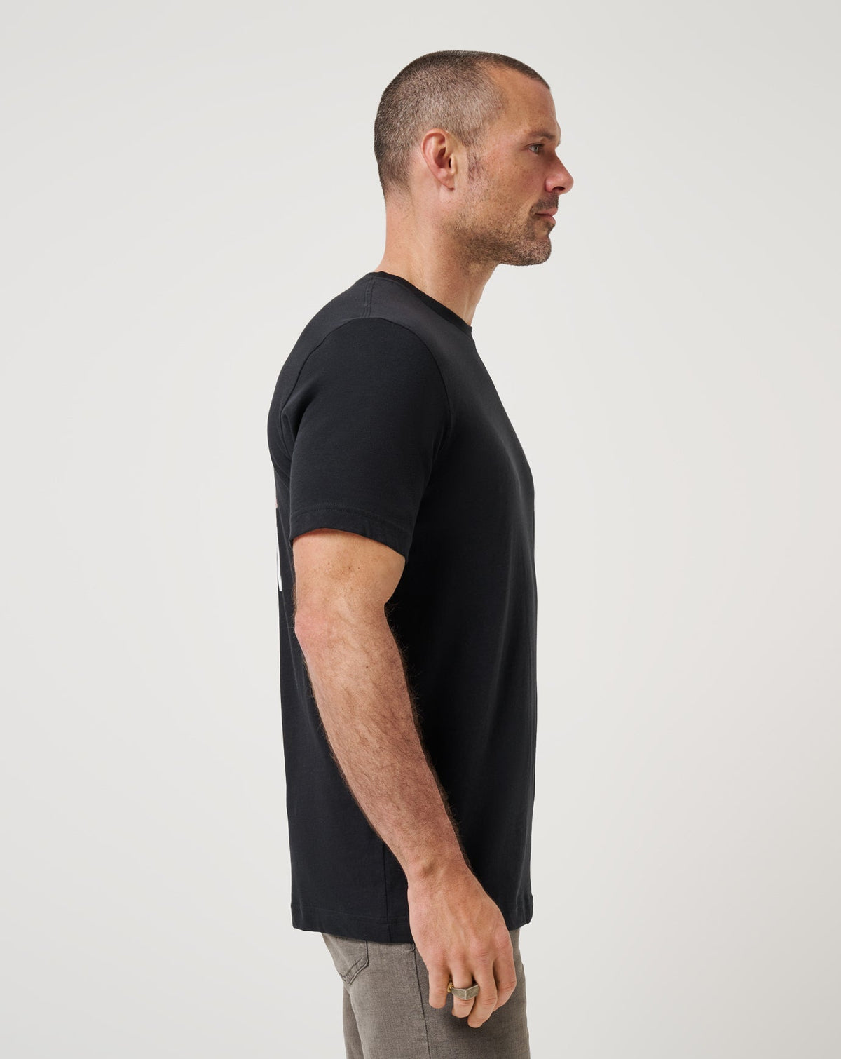 Art Scene Tee Black | Travis Mathew Exclusive