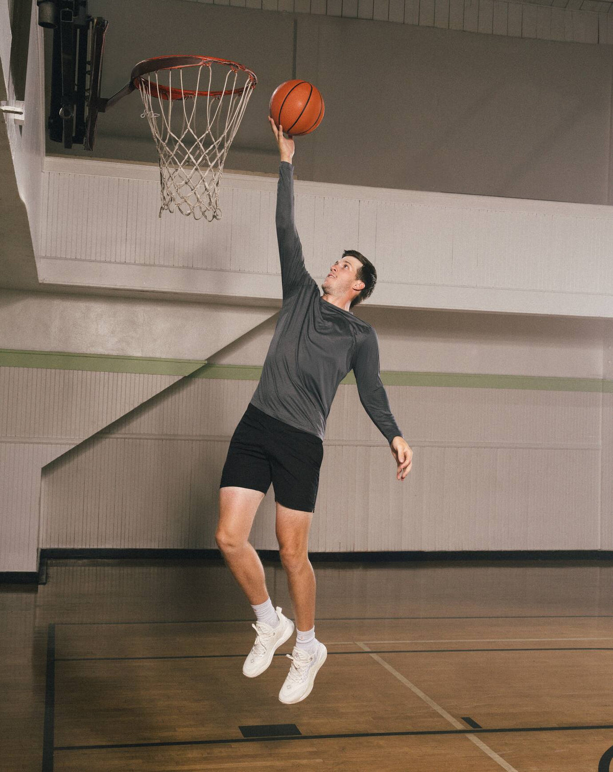 Court Control Tee Heather Dark Grey | Travis Mathew Top Pick