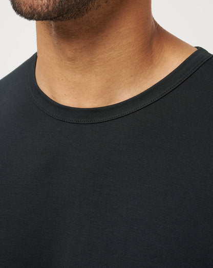 Long Holiday Tee Black | Travis Mathew Signature