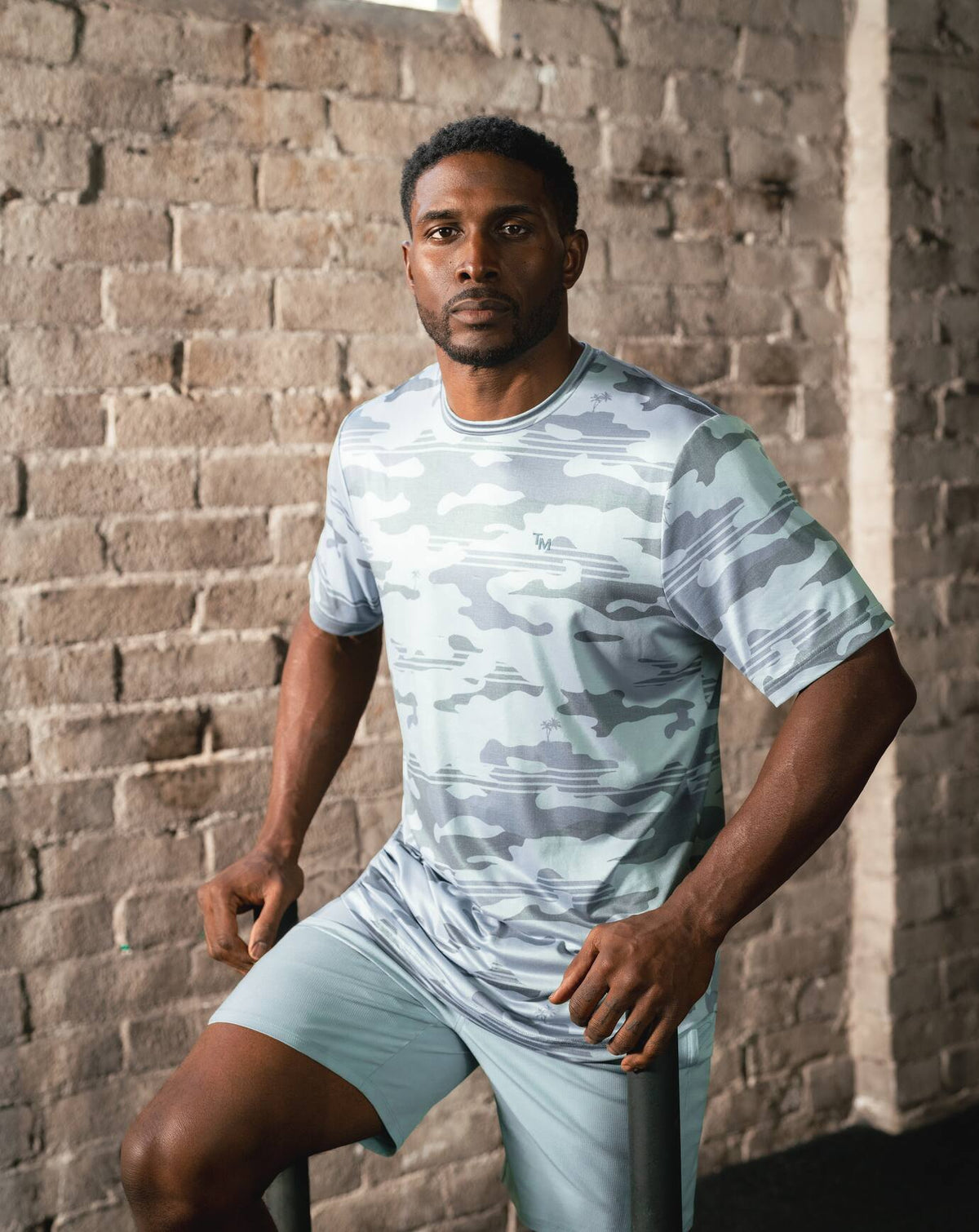 Season Stealth Tee Gray Mist | Travis Mathew Deals
