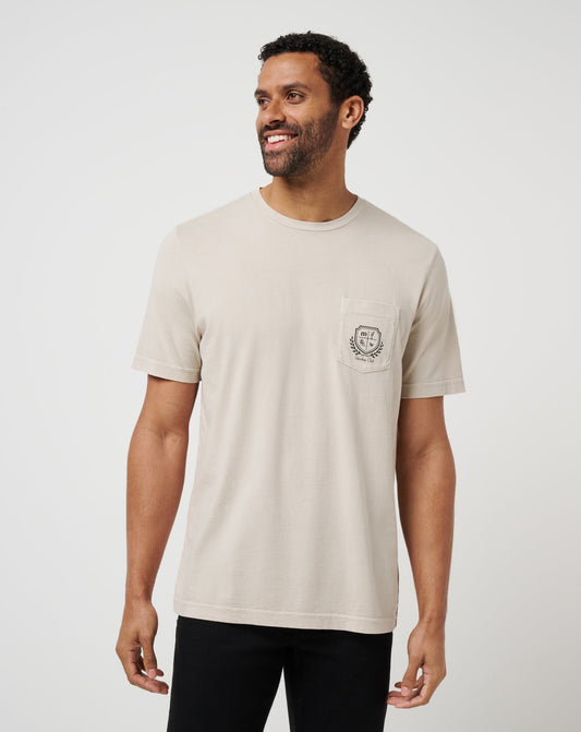 Face Off Tee Italian Sand | Travis Mathew Essential