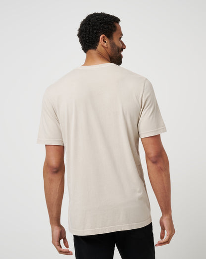 Face Off Tee Italian Sand | Travis Mathew Essential