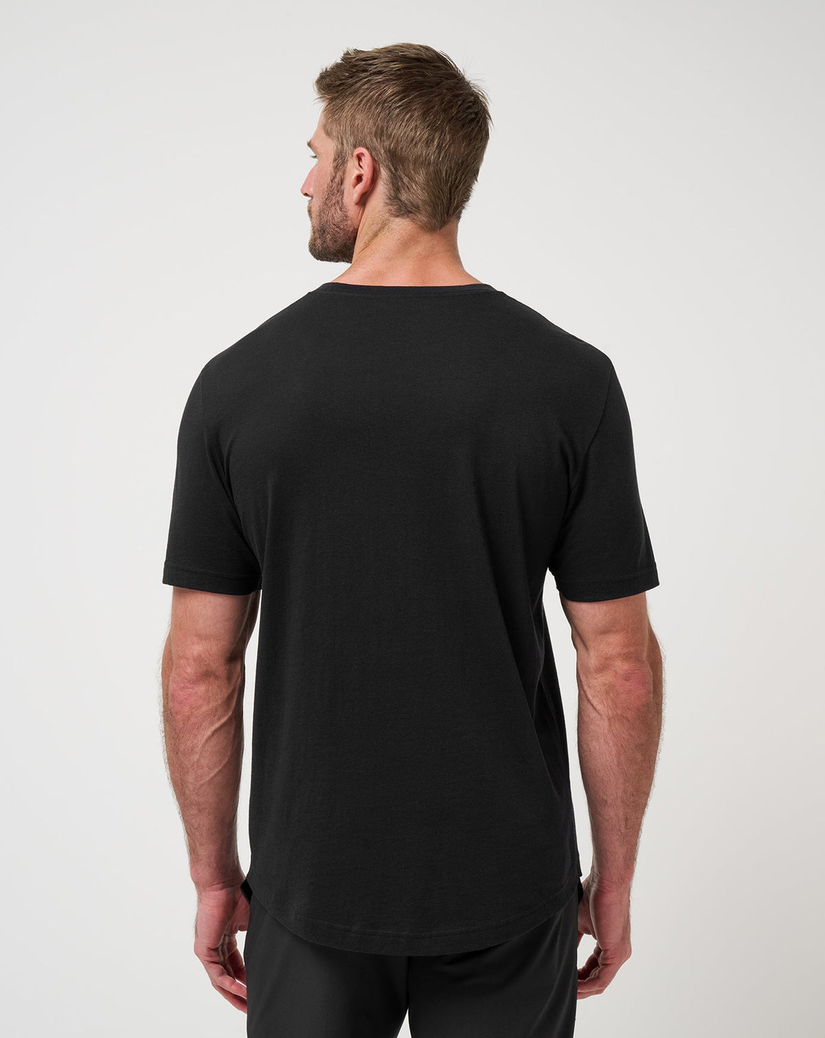 End Around Tee Black | Travis Mathew Premium