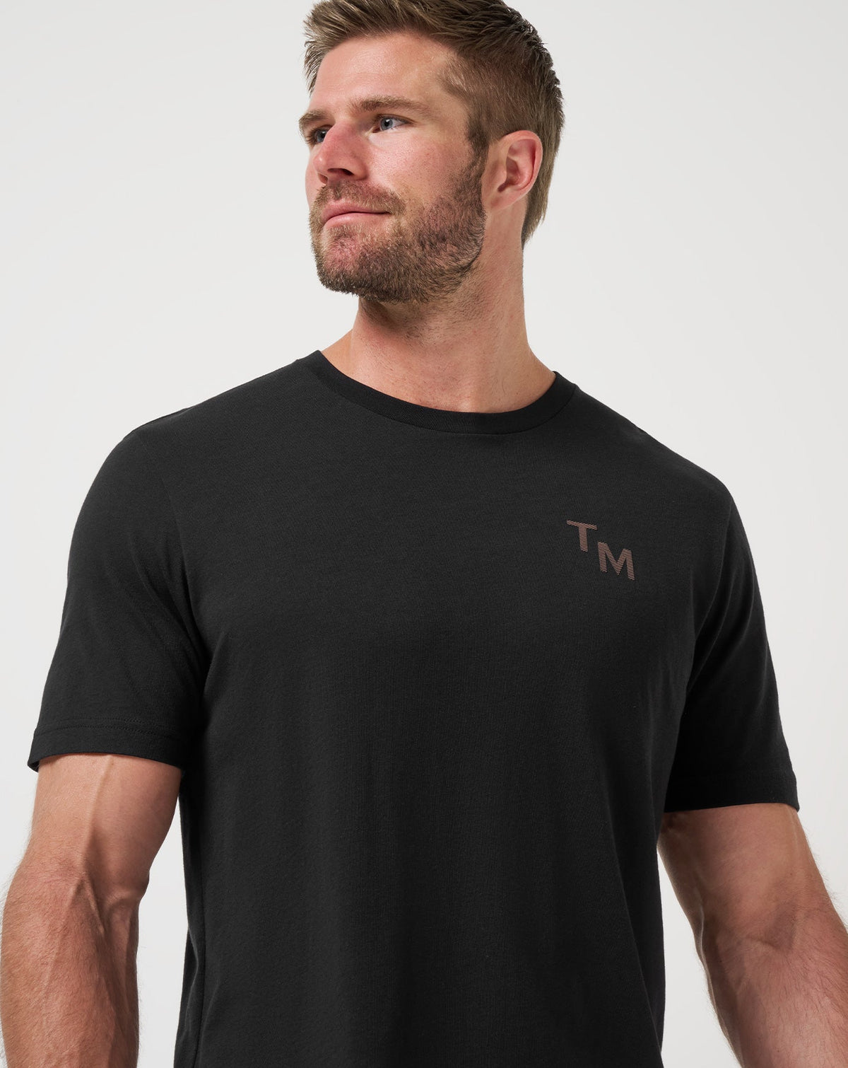 End Around Tee Black | Travis Mathew Premium