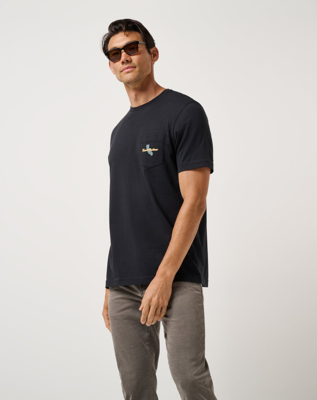 Pacific Grove Tee Black | Travis Mathew Top Pick