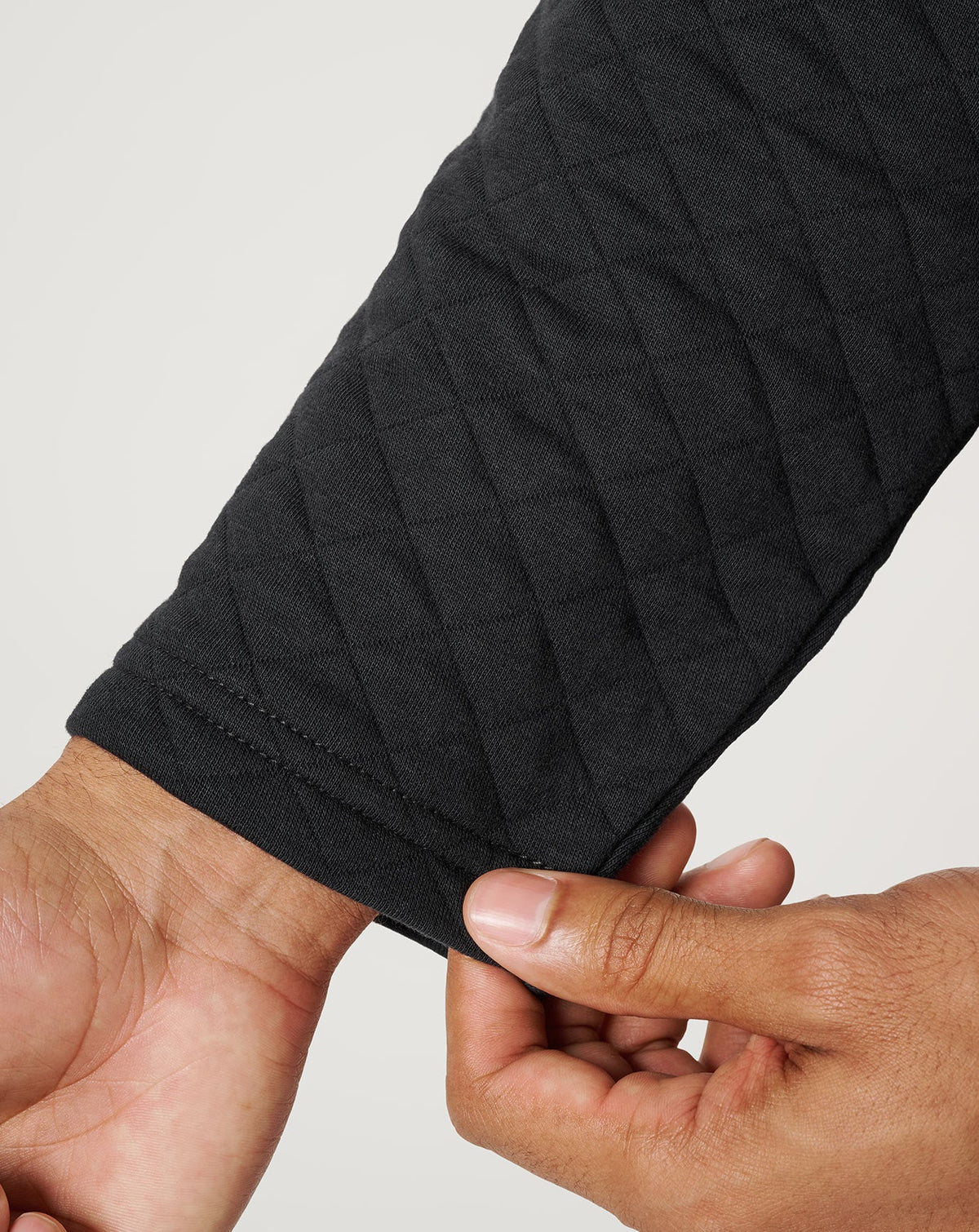 Transatlantic Quarter Zip Black | Travis Mathew Signature