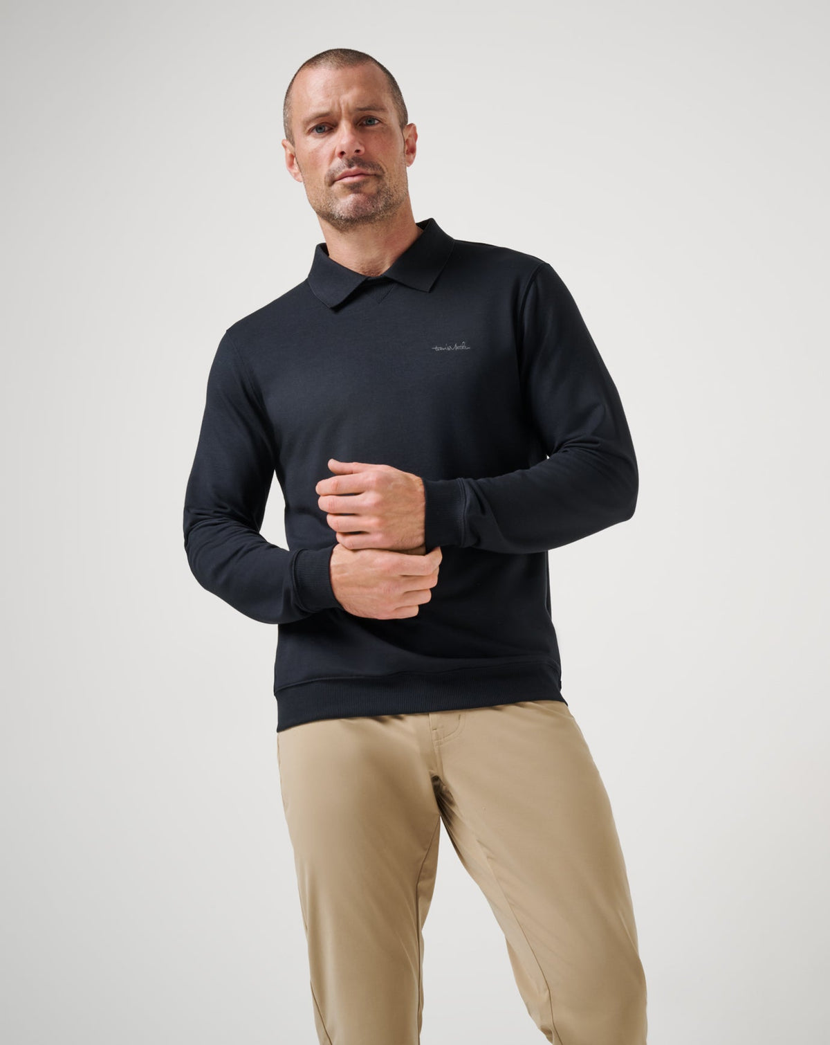 Amenities Collar Crew Black | Travis Mathew Exclusive