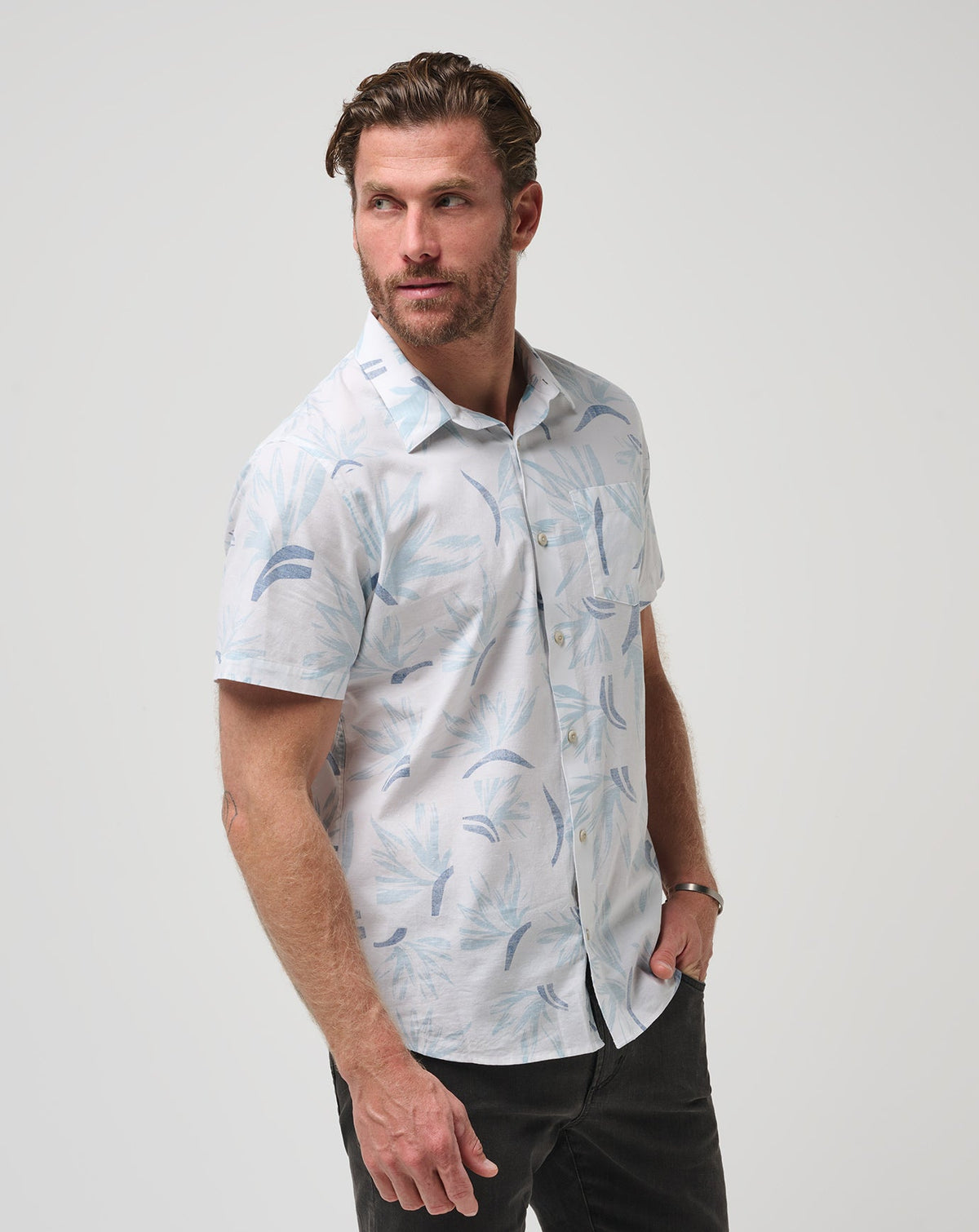 The Thick Of It Button-Up White/Quiet Harbor | Travis Mathew Hot Sale