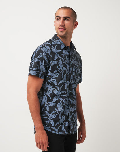 Photo Finish Button-Up Black | Travis Mathew Everyday