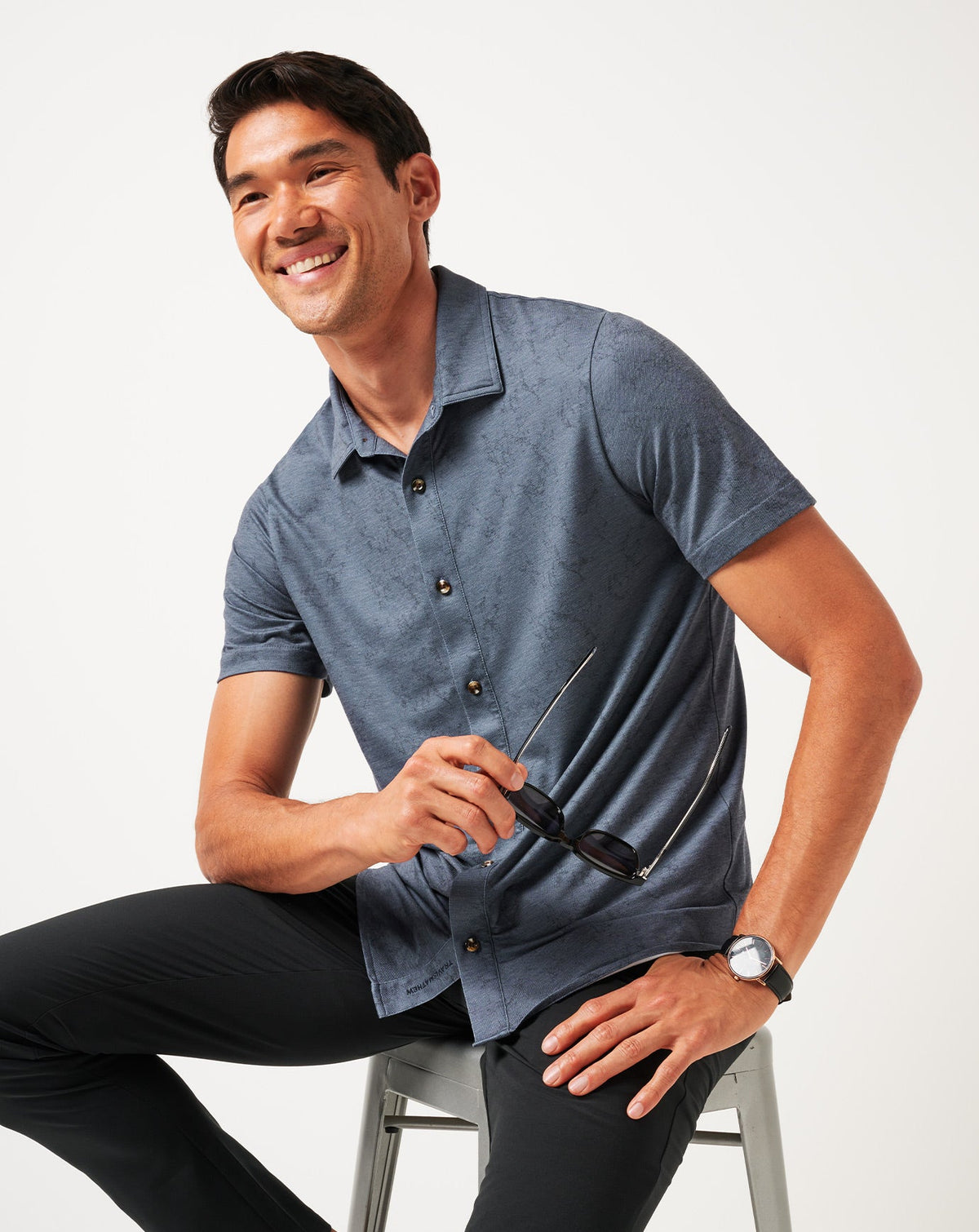 Knit Featherweight Tides Button-Up Mood Indigo/Vintage Indigo | Travis Mathew Everyday
