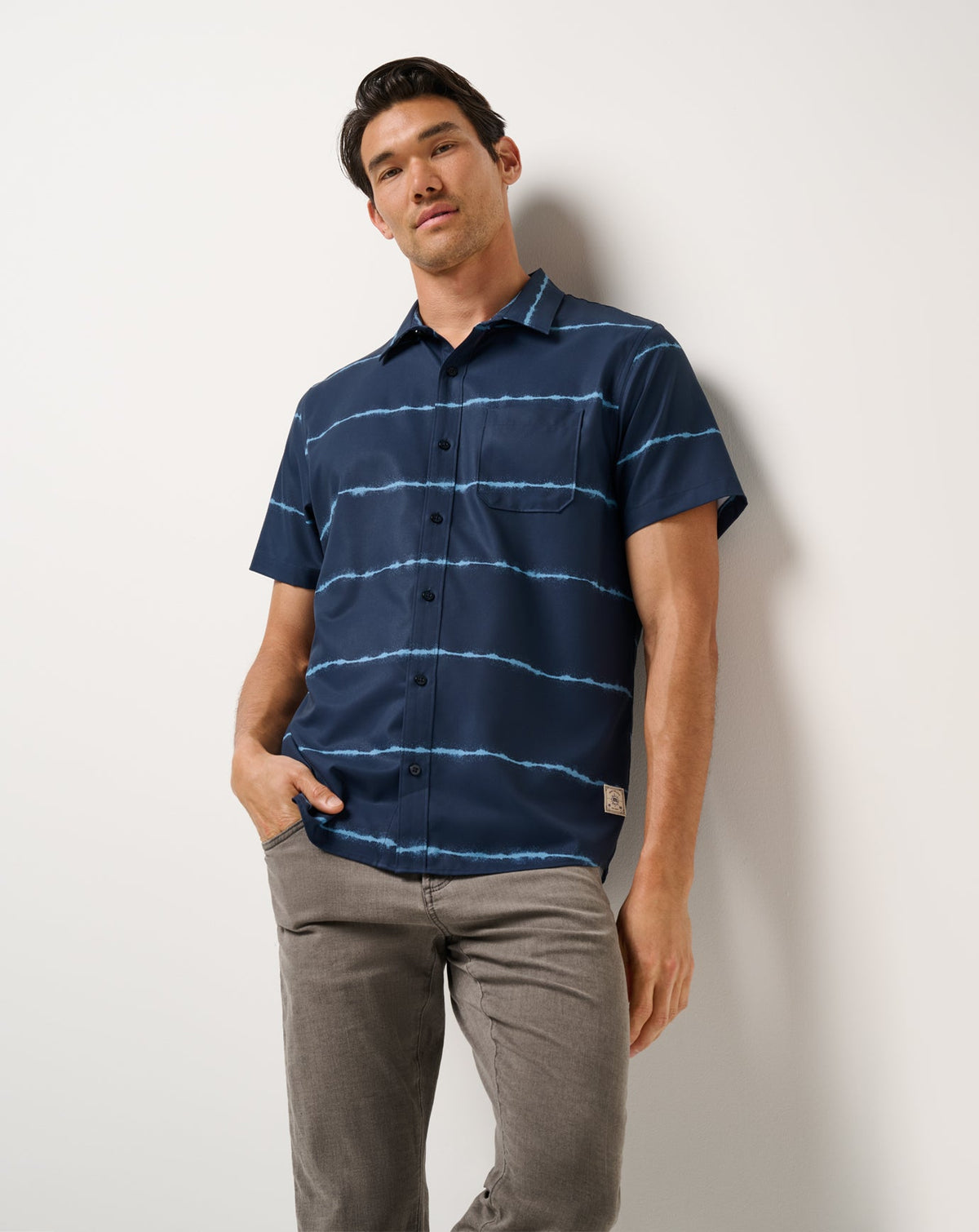Techwoven Sundaze Button-Up Total Eclipse | Travis Mathew Classic