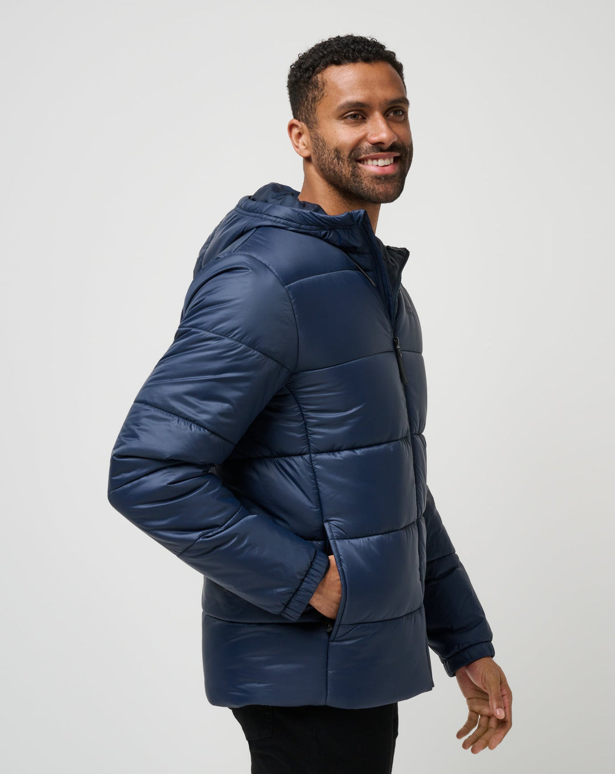Aves Tech Puffer Jacket Total Eclipse | Travis Mathew Trusted