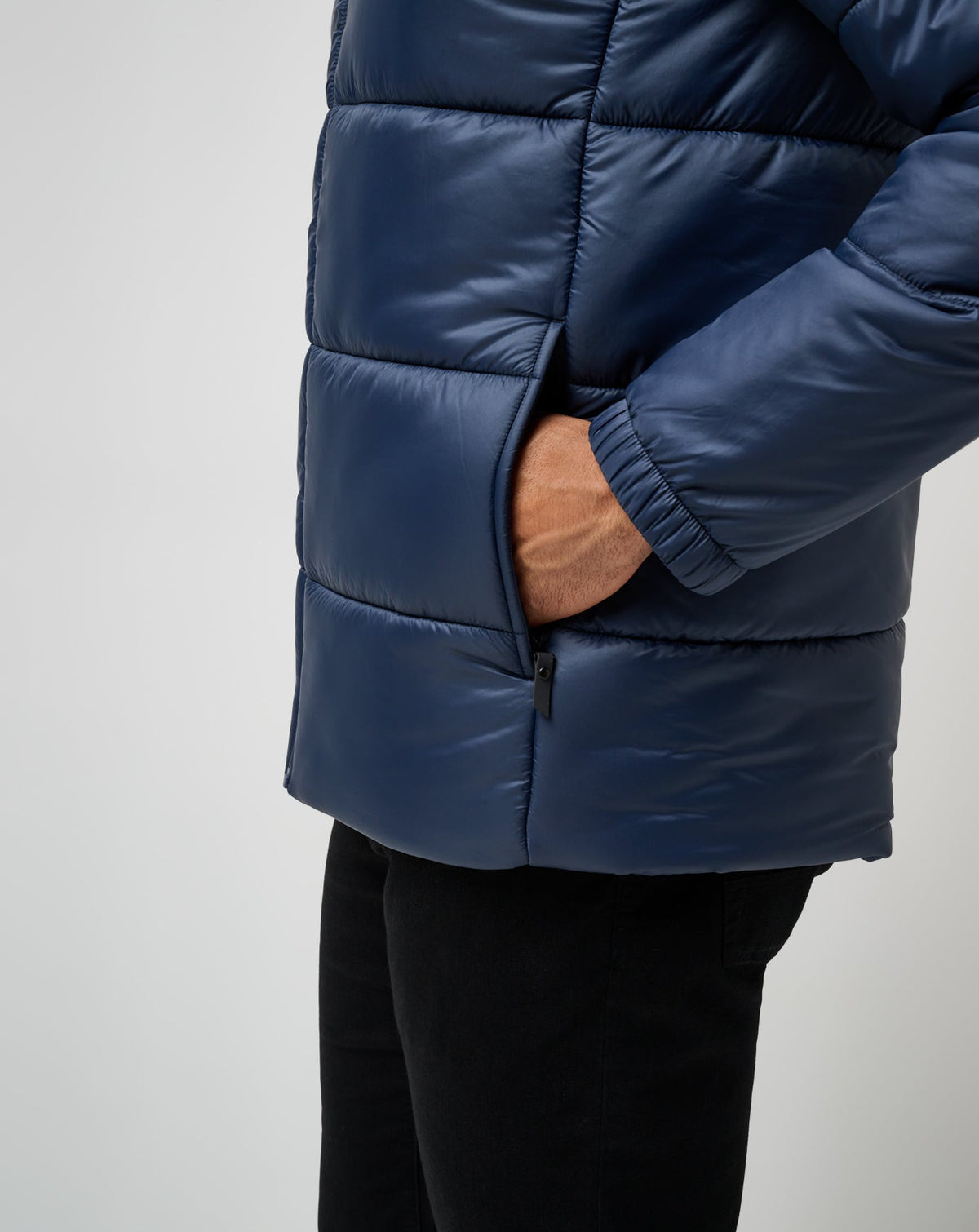 Aves Tech Puffer Jacket Total Eclipse | Travis Mathew Trusted