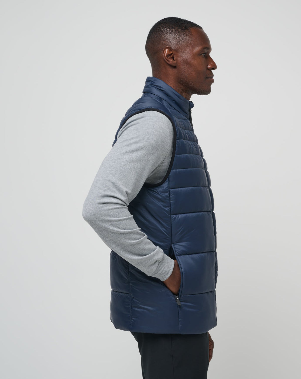 Aves Tech Puffer Vest Total Eclipse | Travis Mathew Deals
