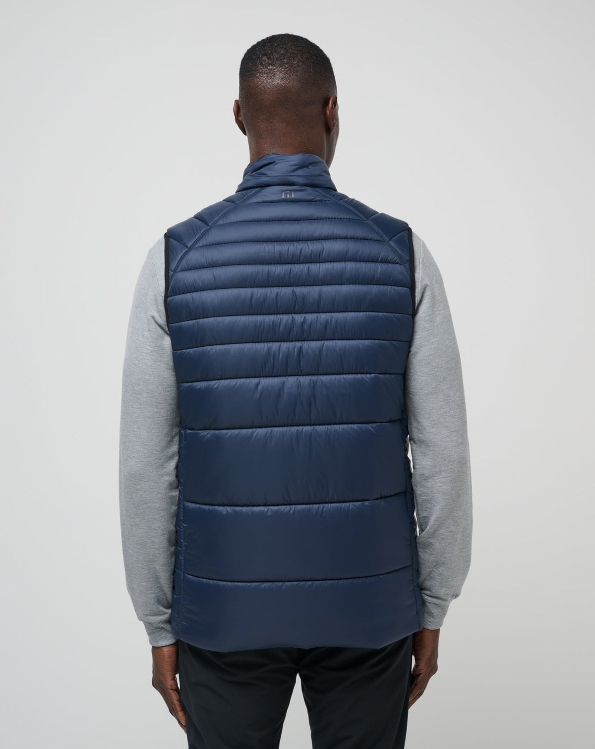 Aves Tech Puffer Vest Total Eclipse | Travis Mathew Deals