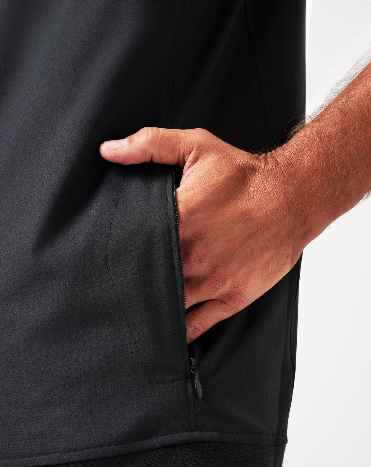 Wanderlust Vest Black | Travis Mathew Customer Favorite