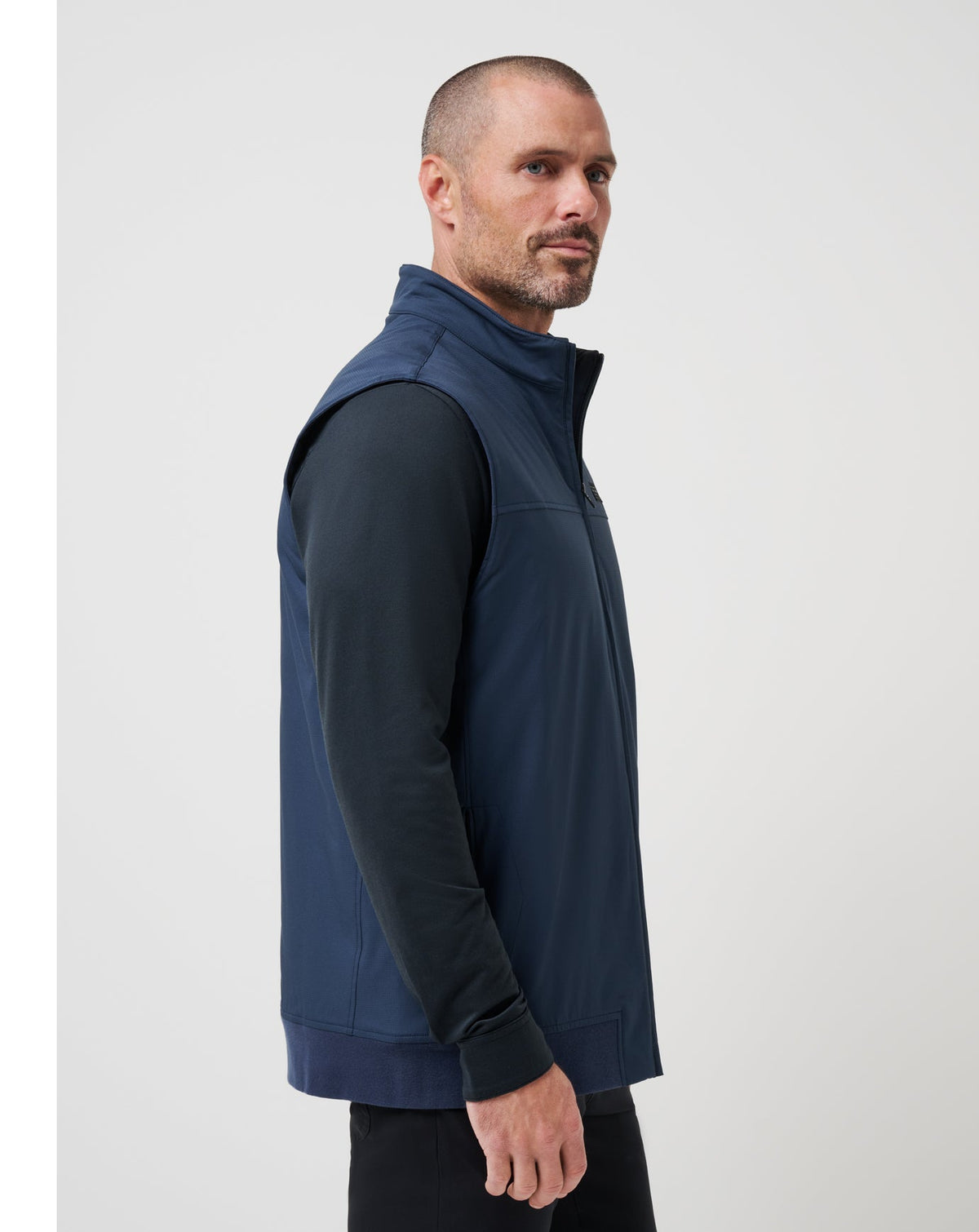 Wanderlust Vest Mood Indigo | Travis Mathew Best Price