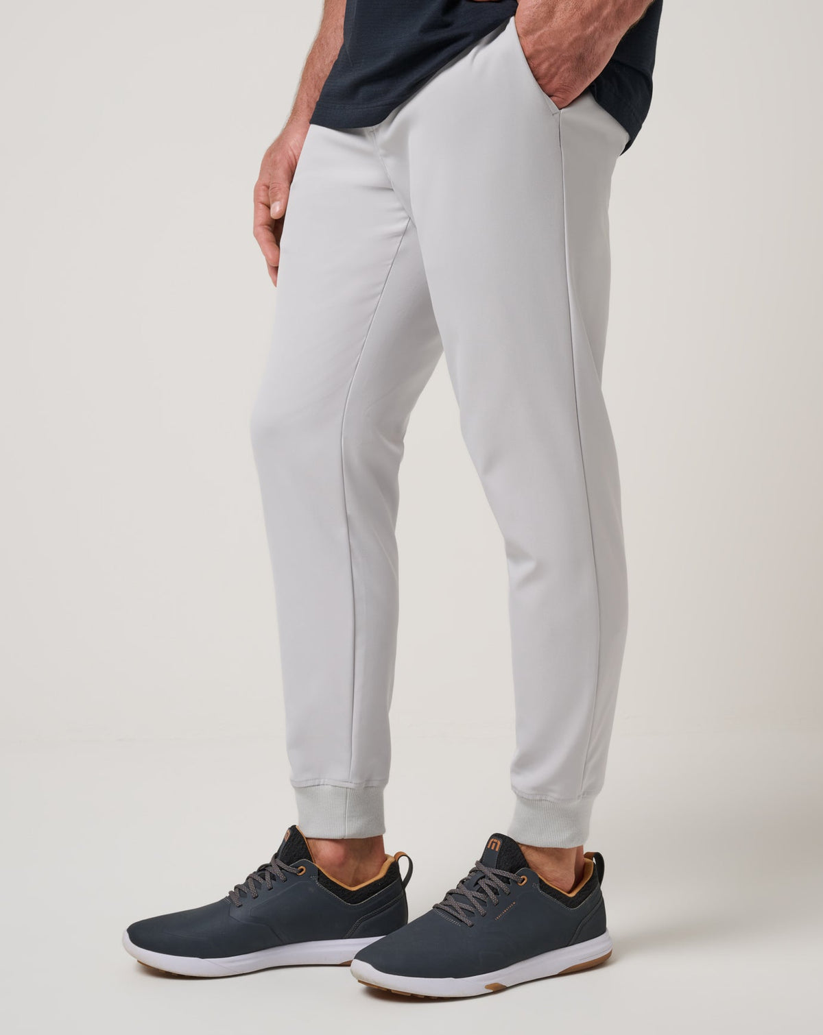 Open To Close 2.0 Jogger Micro Chip | Travis Mathew Top Pick