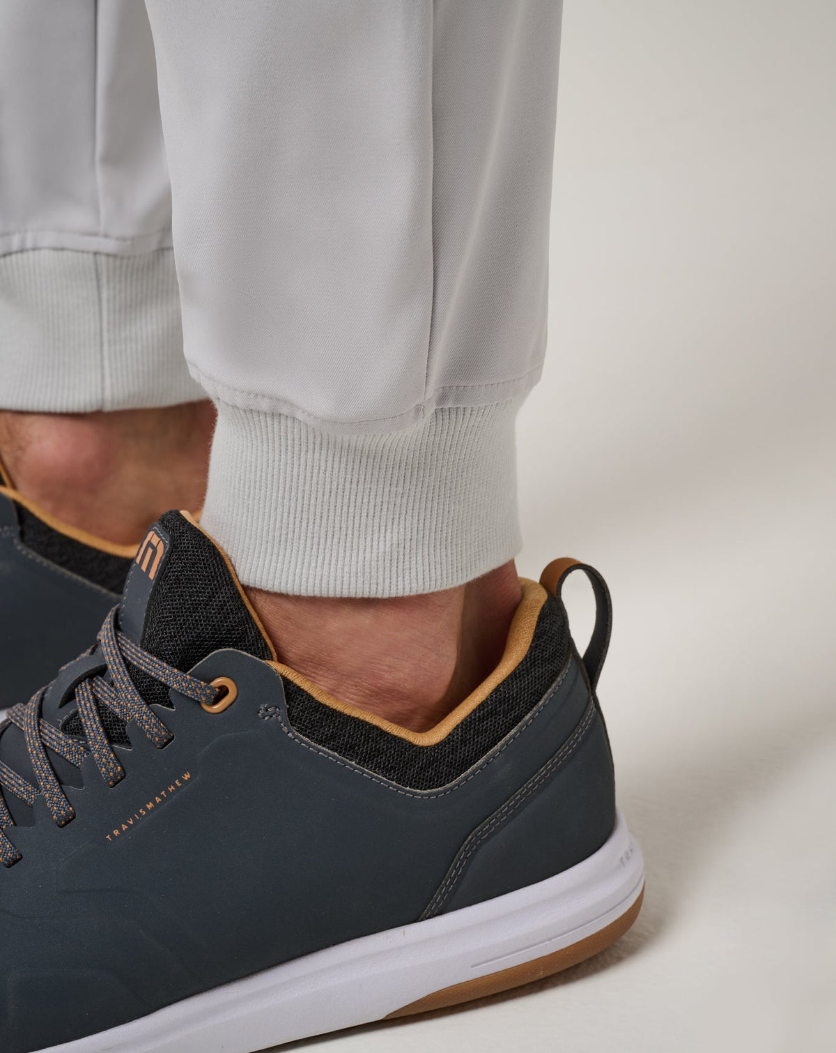 Open To Close 2.0 Jogger Micro Chip | Travis Mathew Top Pick