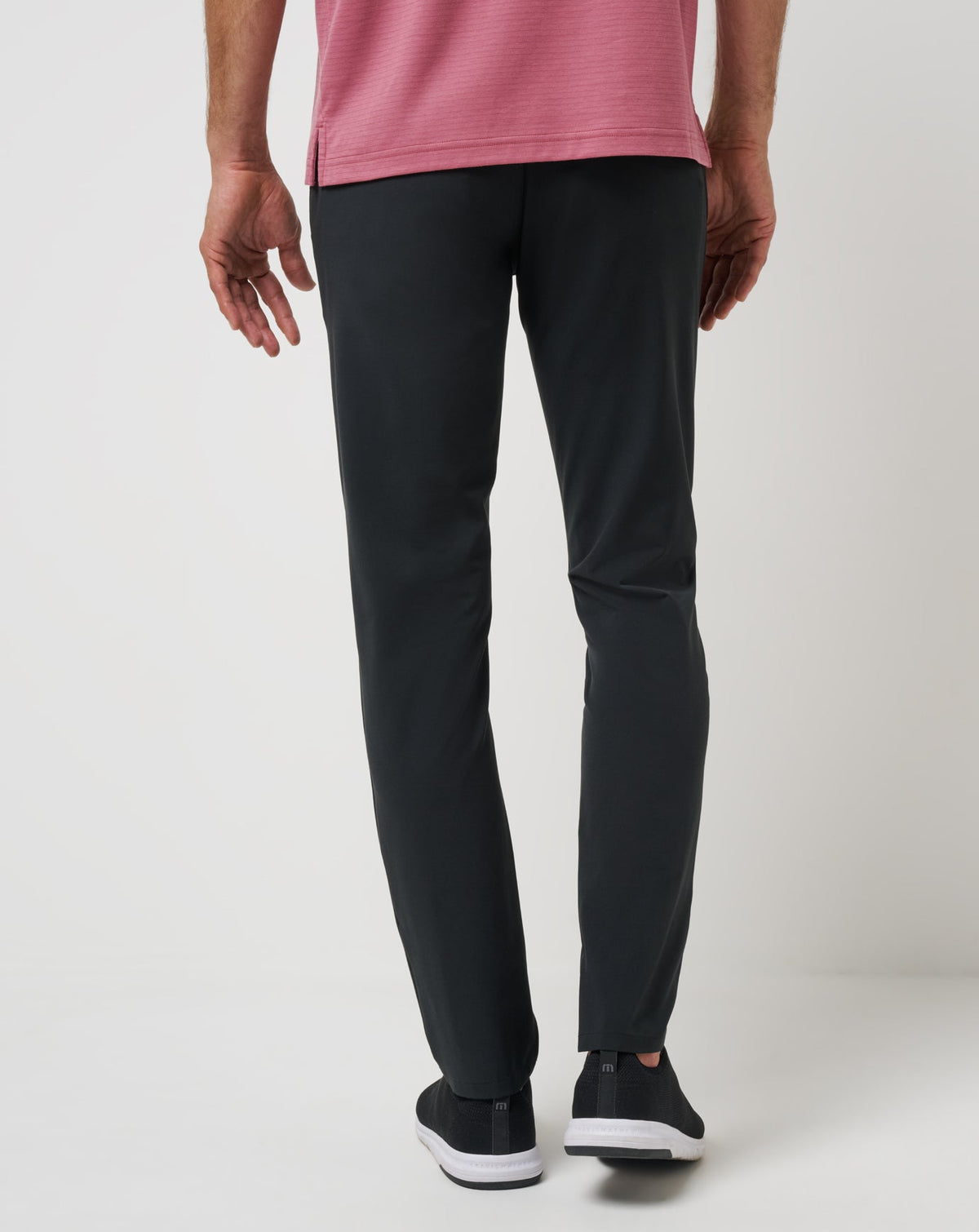 Open To Close Tech Chino Pant Black | Travis Mathew Everyday
