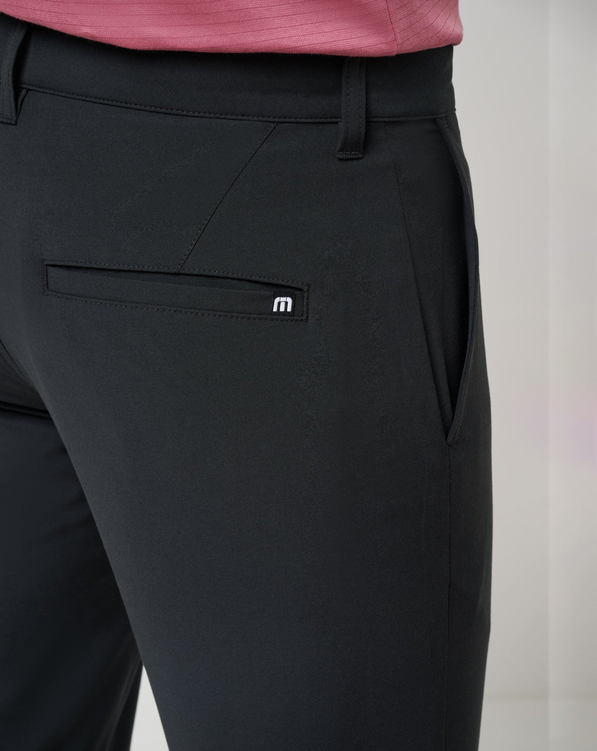 Open To Close Tech Chino Pant Black | Travis Mathew Everyday