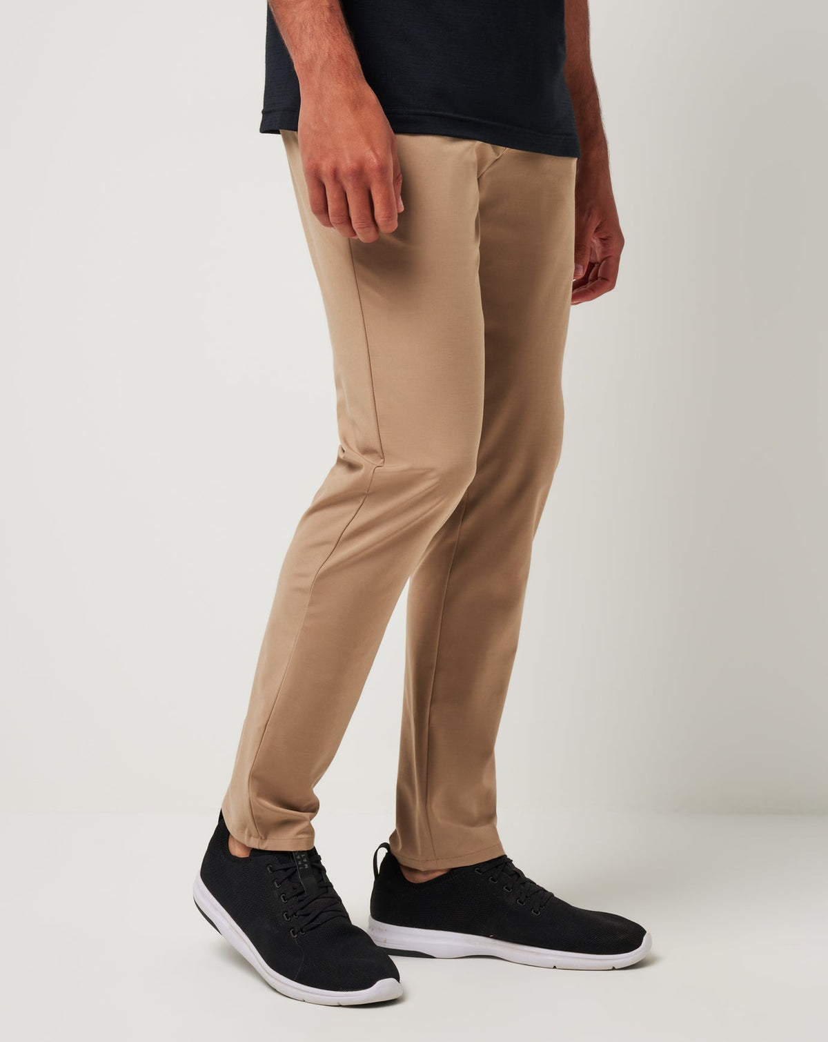 Open To Close Tech Chino Pant Khaki | Travis Mathew Quality