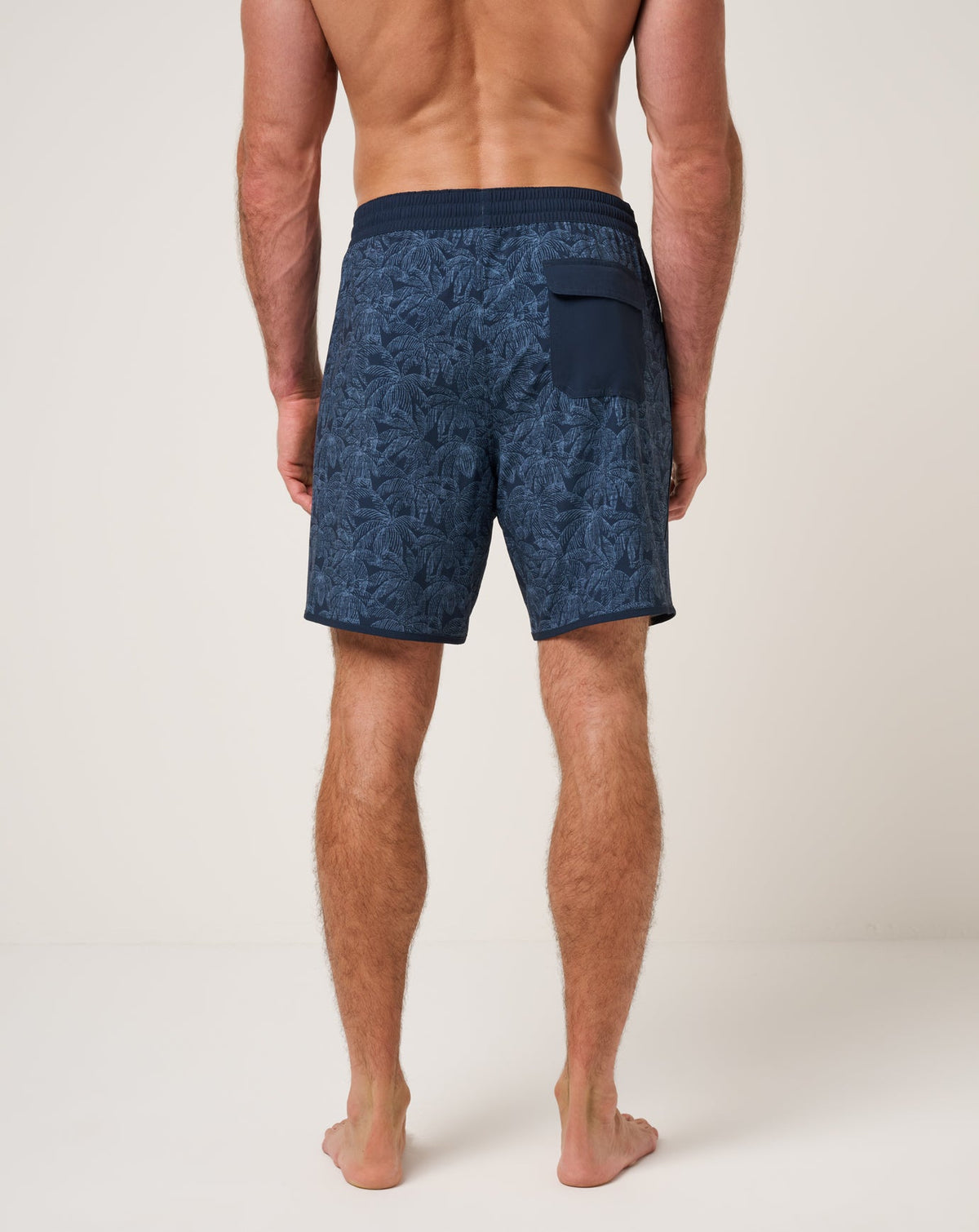 Tidal Whisper Boardshort 18In Total Eclipse | Travis Mathew Top Pick