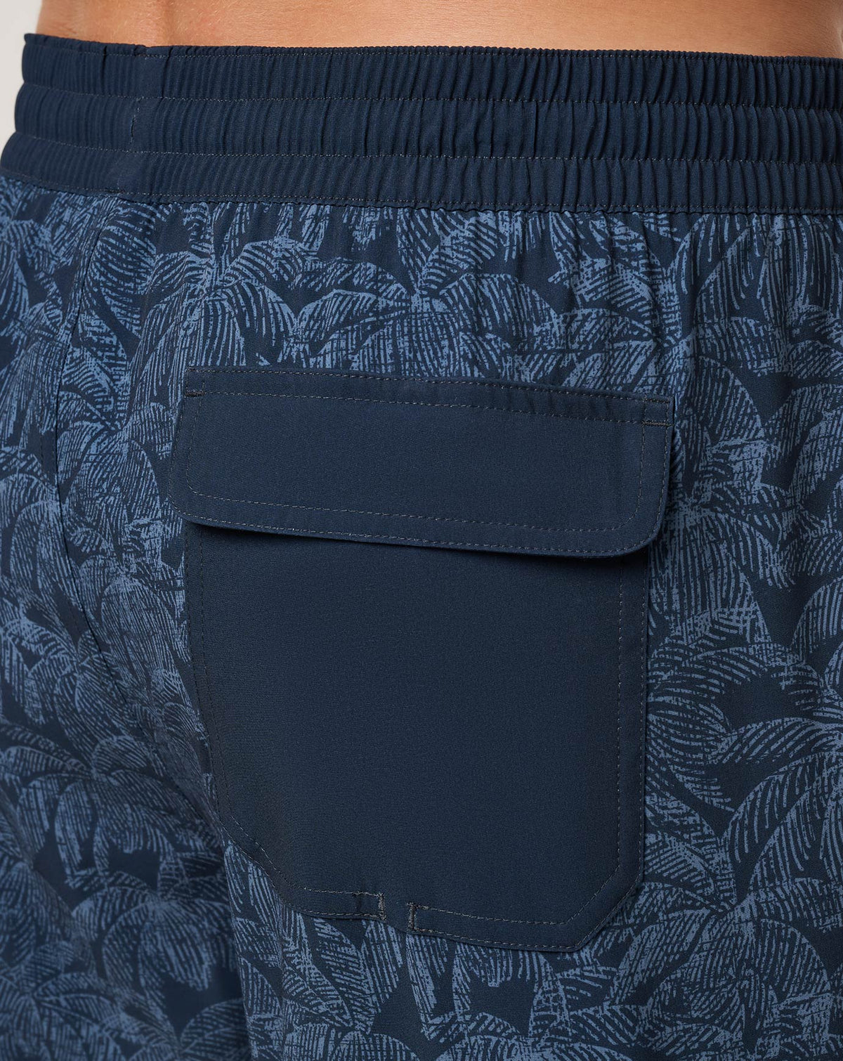 Tidal Whisper Boardshort 18In Total Eclipse | Travis Mathew Top Pick