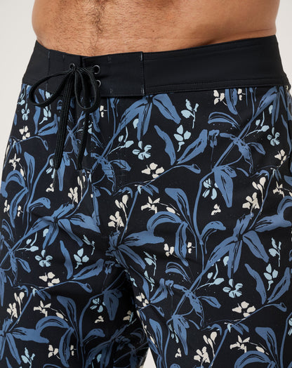 Relationship Status Boardshort 18.5In Black | Travis Mathew Everyday