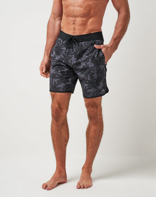No Wake Zone Boardshort Black | Travis Mathew Classic