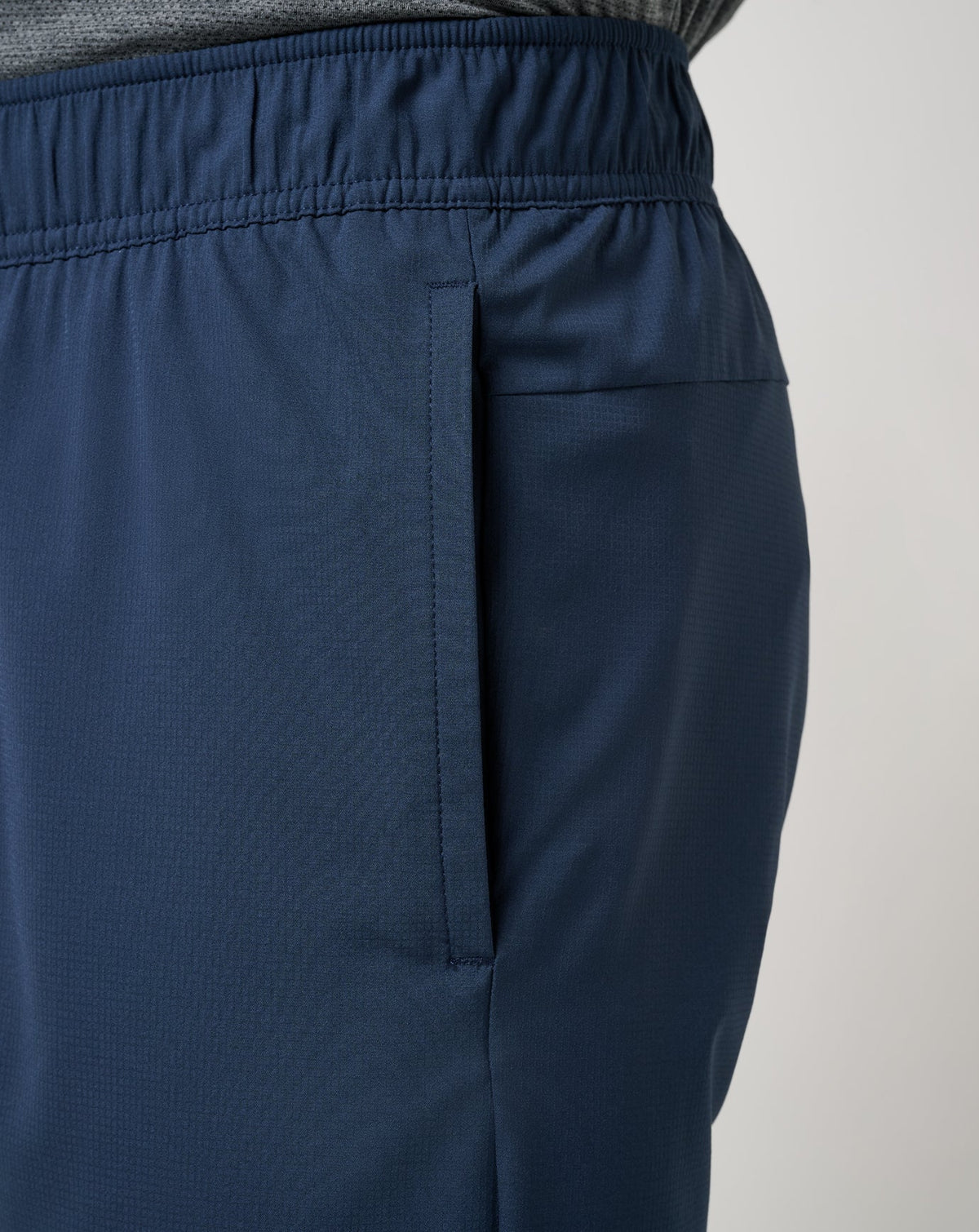 Wanderlust E-Waist Short 7.5In Mood Indigo | Travis Mathew Featured