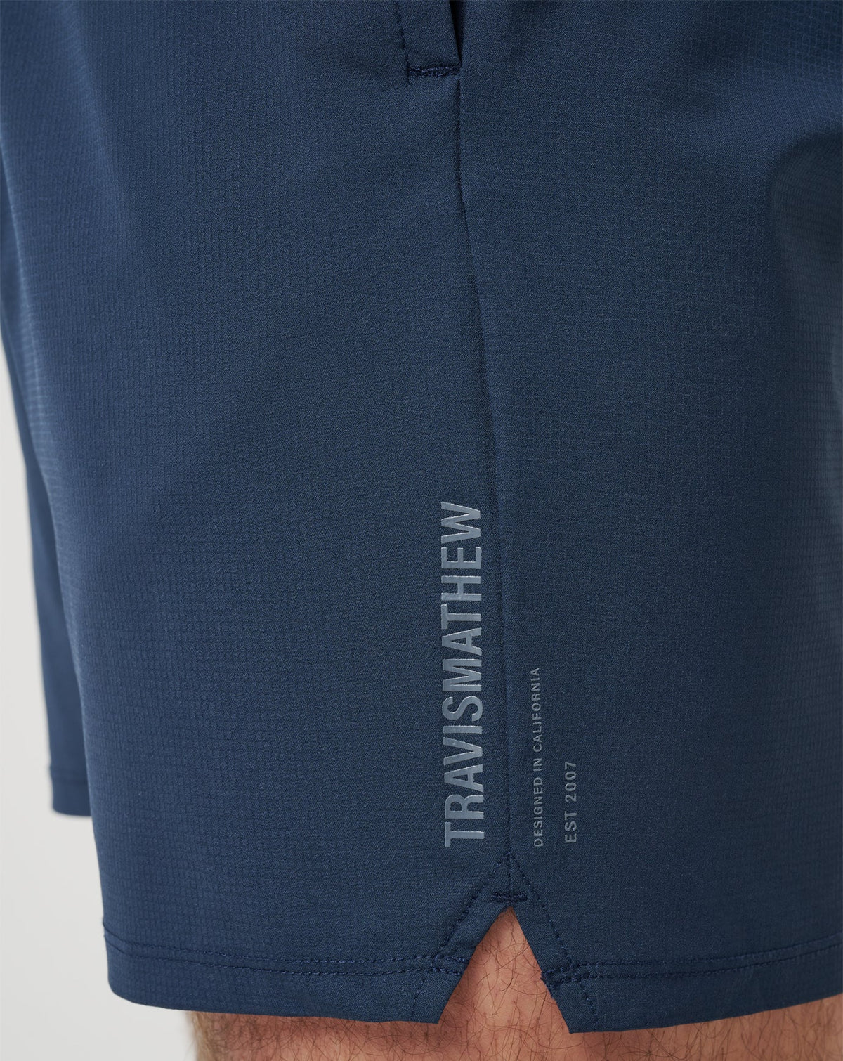 Wanderlust E-Waist Short 7.5In Mood Indigo | Travis Mathew Featured