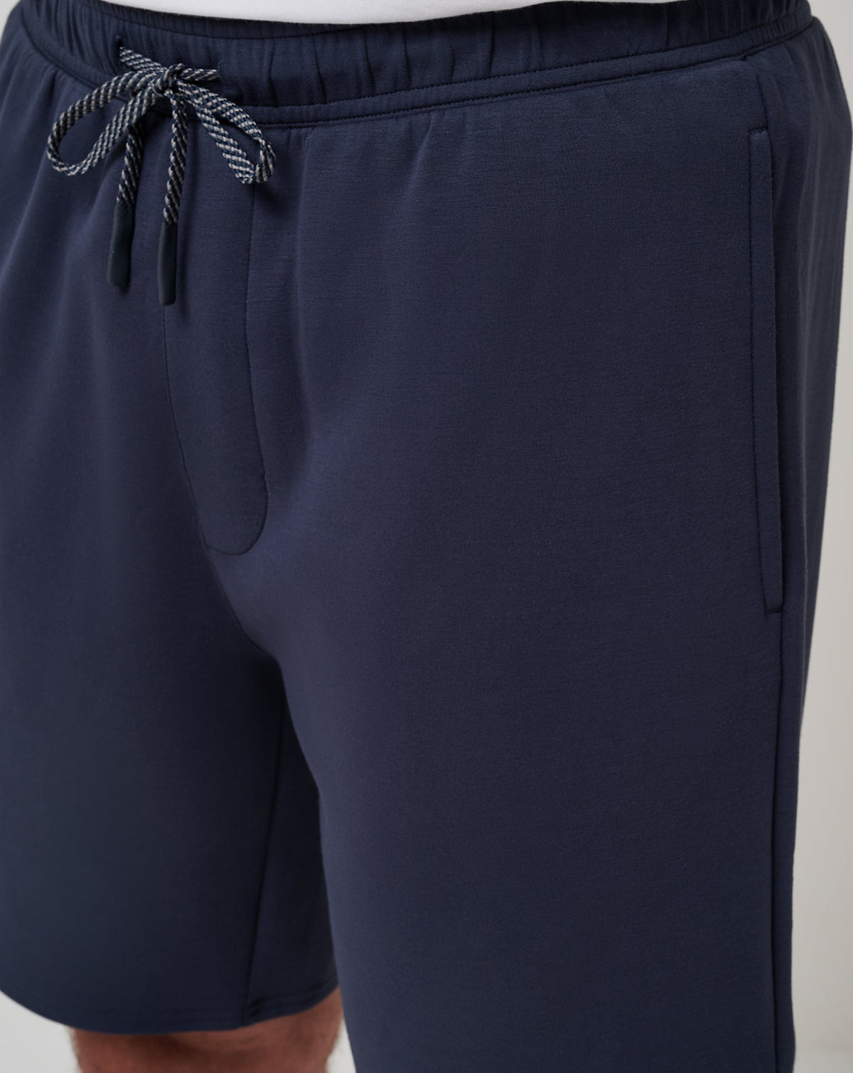 Fibercloud Short 8In Total Eclipse | Travis Mathew Smart Buy